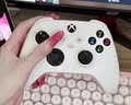 微软（Microsoft）XBOX无线游戏手柄 无线控制器 彩色手柄锦鲤红 蓝牙适配XBOX/PC/平板/手机 Steam 影之刃零 实拍图