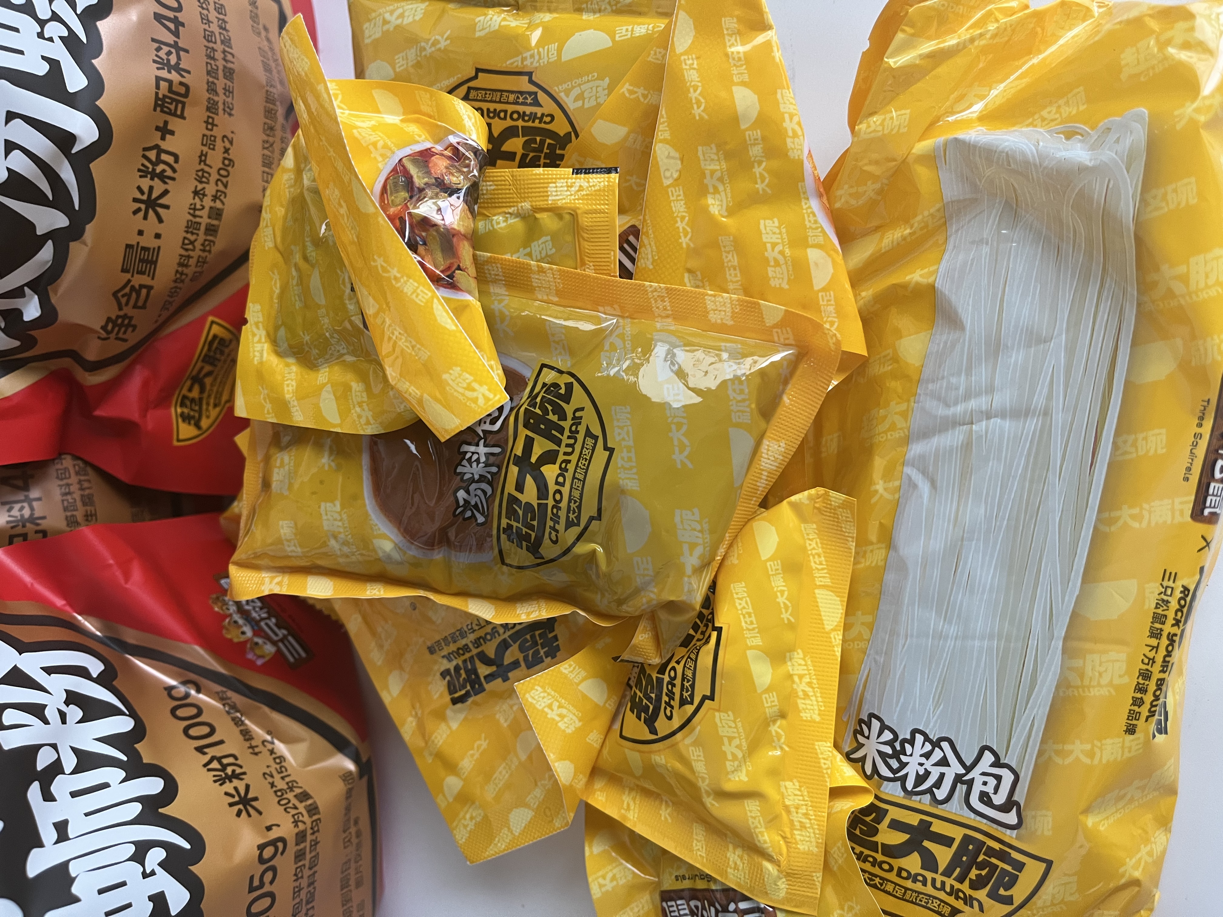 三只松鼠超大腕螺蛳粉405g*5袋 米粉米线柳州特产夜宵方便速食零食酸辣 实拍图