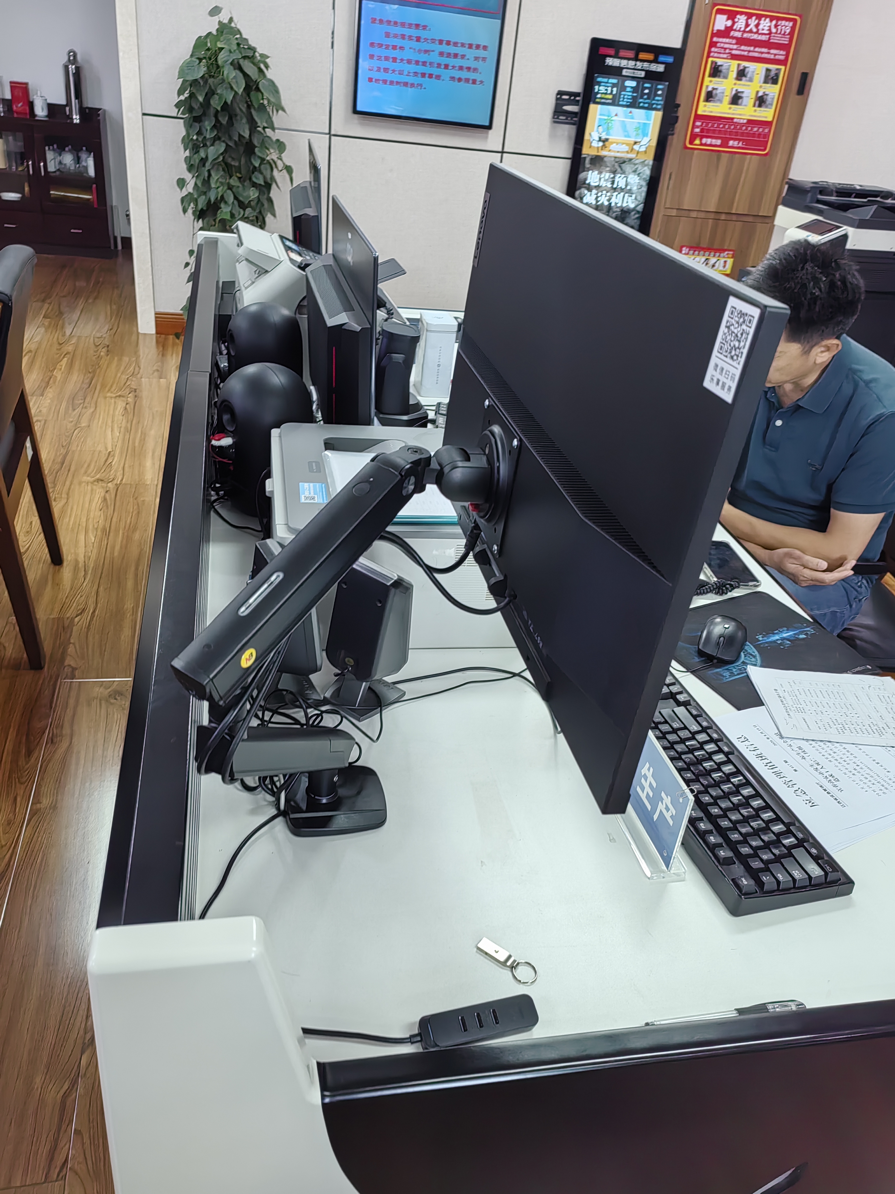 NB显示器支架 机械臂 电脑显示屏支架臂 显示屏幕升降悬空托增高架桌夹式底座 适配aoc卓威17-32吋A3 实拍图