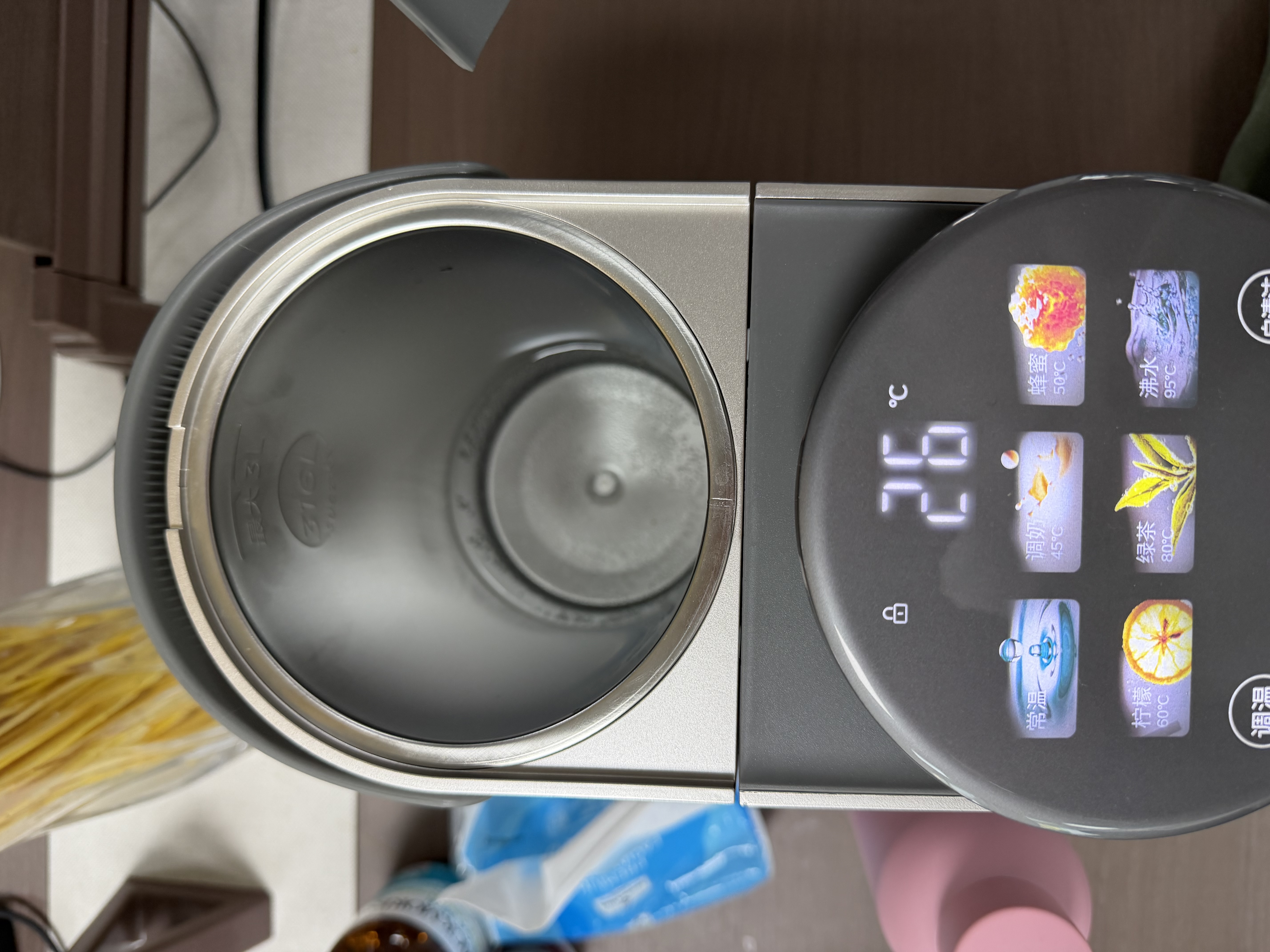 美的（Midea）即热电热水瓶饮水机速沸家用3L容量烧水壶恒温保温一体母婴316L内胆炫彩触控健康不锈钢水路JRT05 实拍图