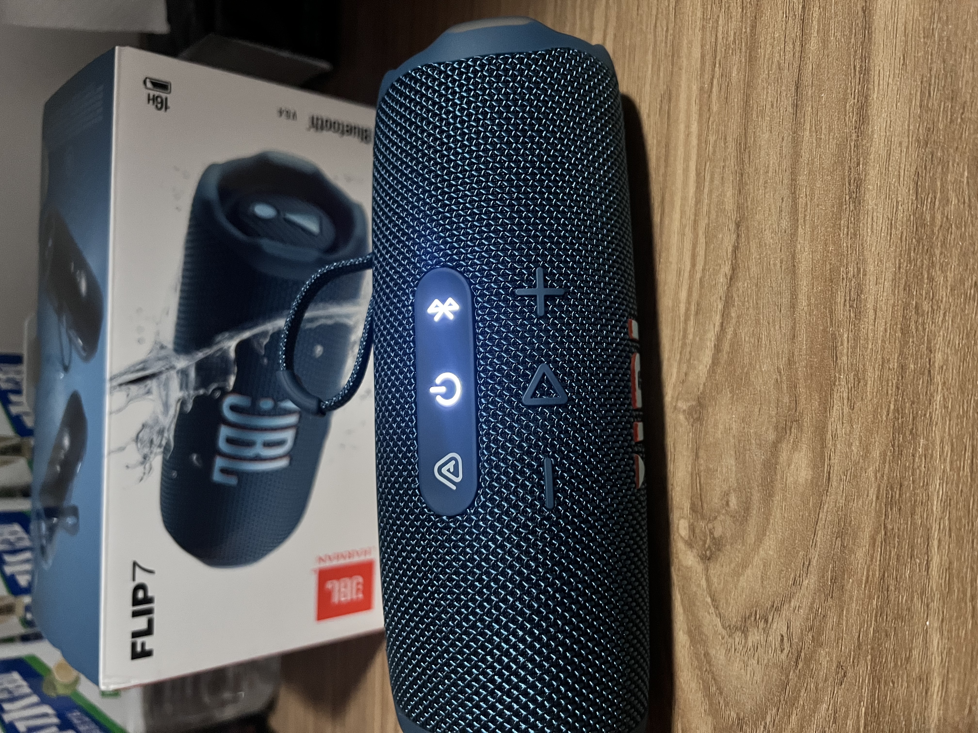 JBL FLIP7 音乐万花筒七代 蓝牙音箱 户外音响 多台串联 赛道扬声器 iphone18pro适用 海军蓝 实拍图