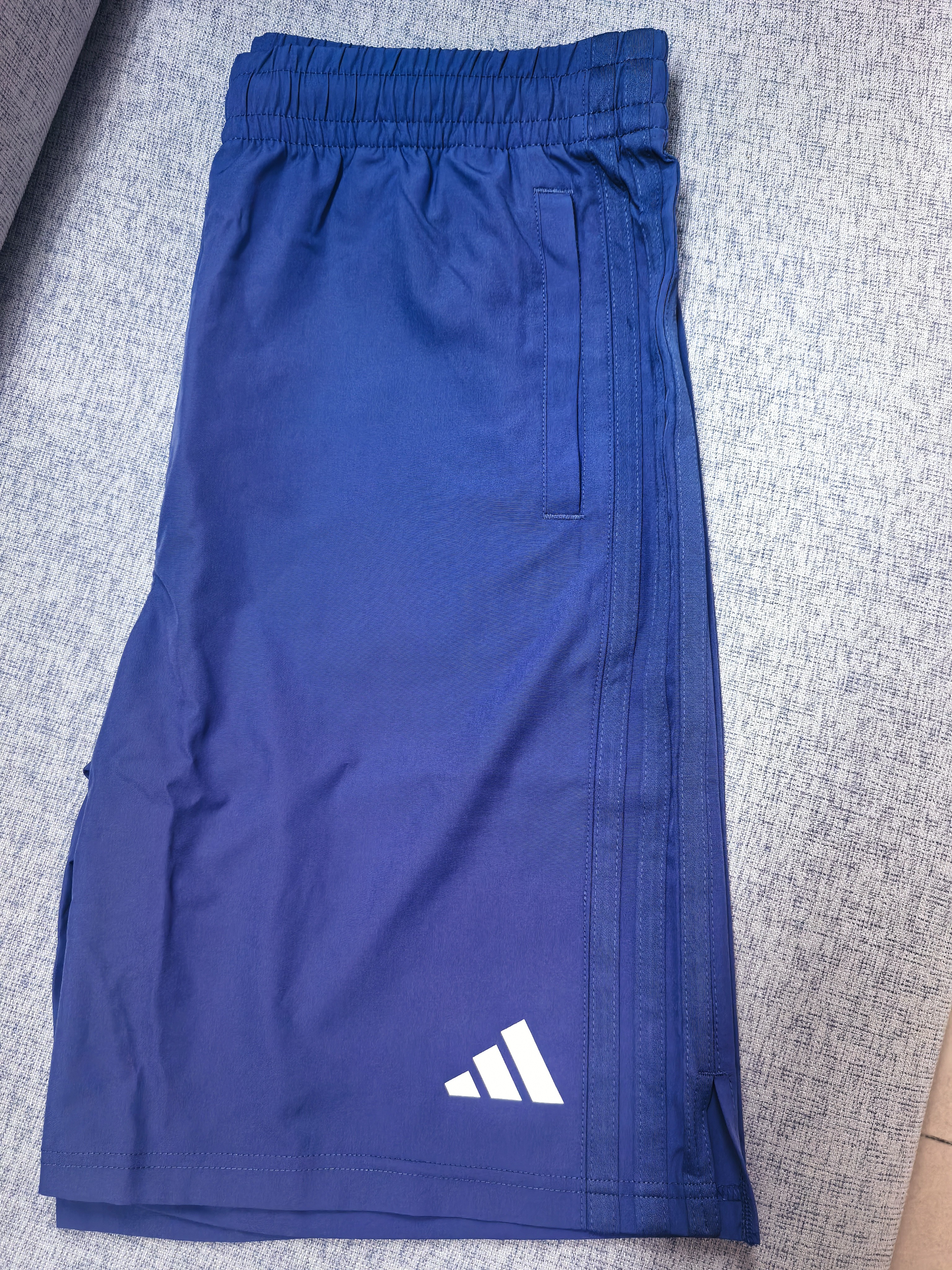 阿迪达斯（adidas）短裤夏季男户外休闲百搭短裤显瘦松紧腰梭织运动五分裤 蓝/白 3XL 实拍图