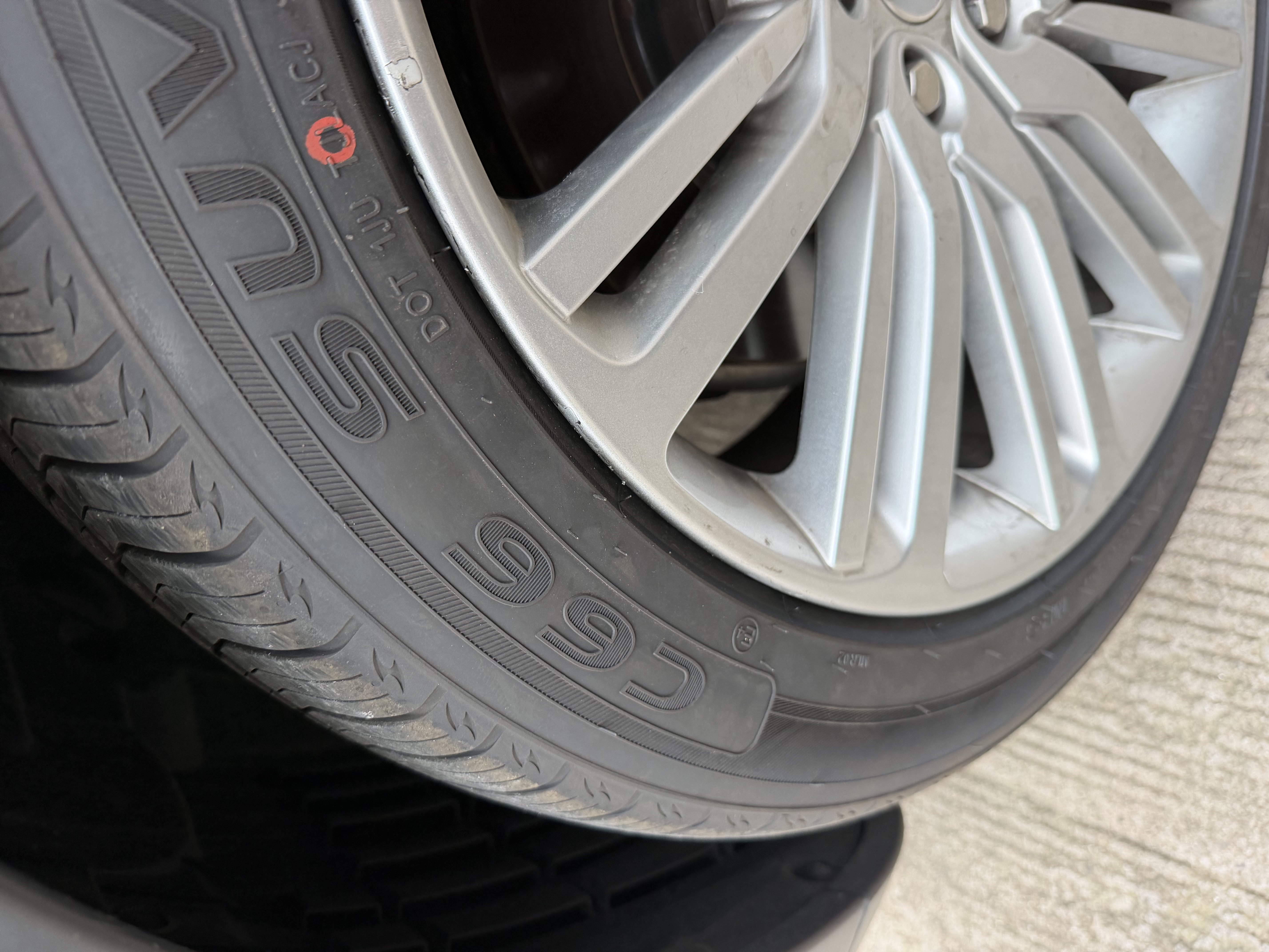 朝阳轮胎 汽车轮胎 275/45R21 110V C66 SUV 适配探险者/领克900/揽胜 实拍图