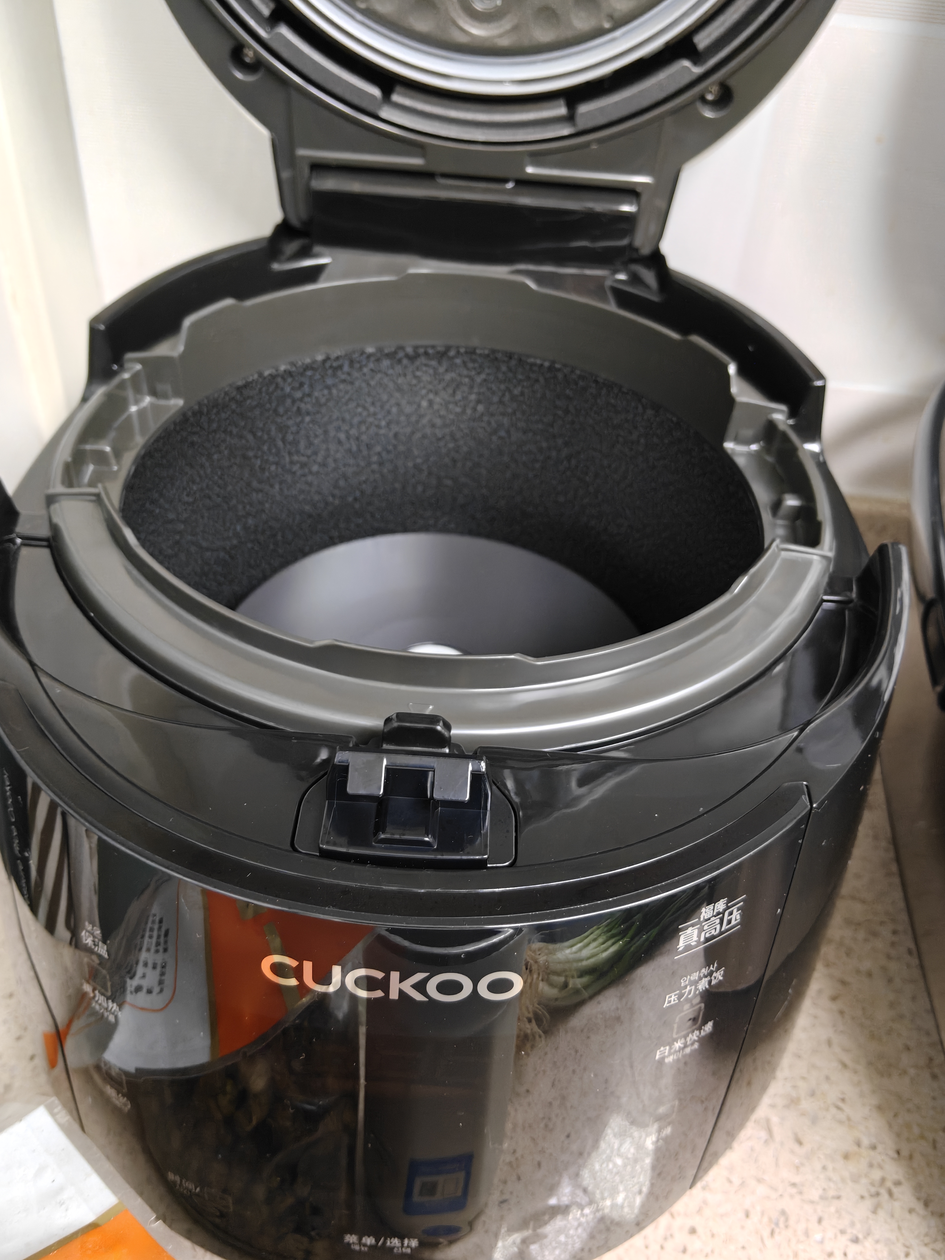 福库（CUCKOO）家用多功能电压力锅韩国进口不粘内胆高压力煮饭煲锅3升1-3人份CRP-PK0680FG 实拍图
