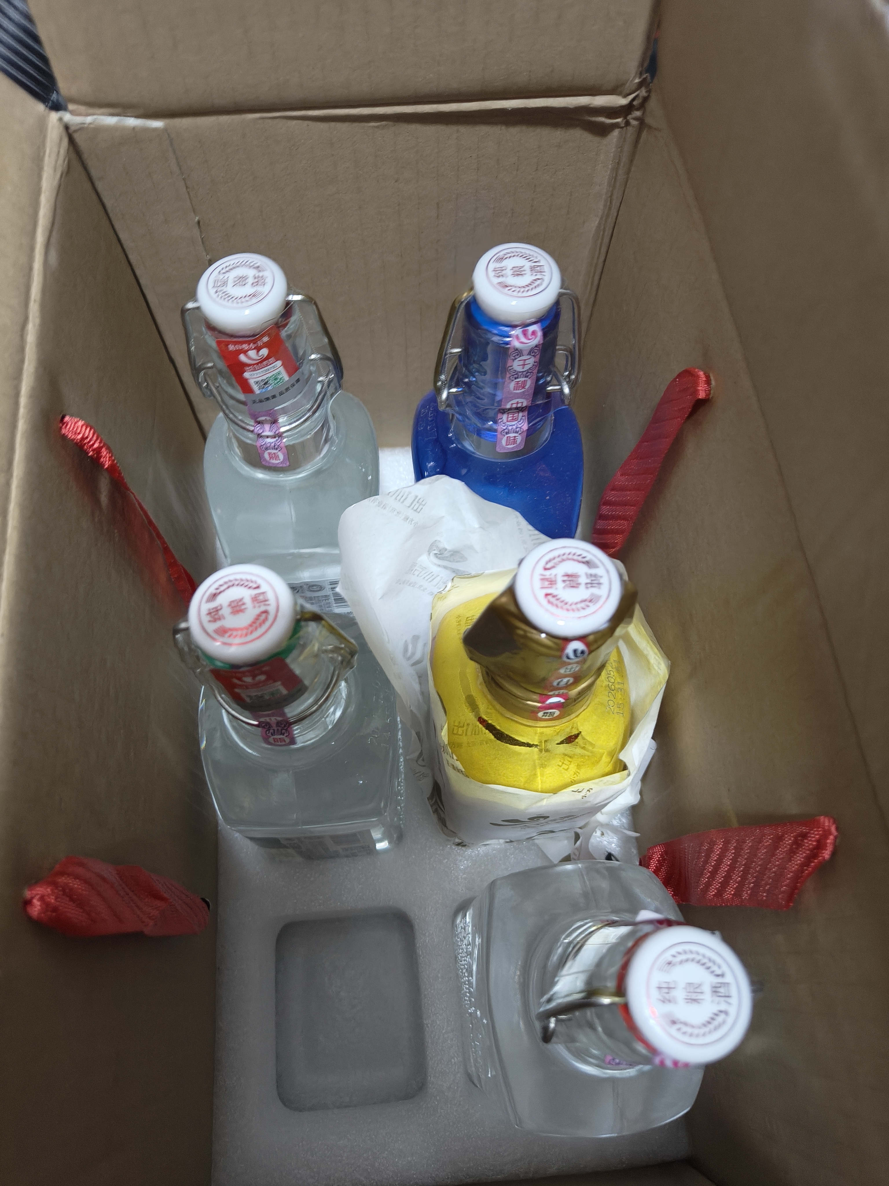 出口小方瓶牌 北京二锅头 全家福 清香型白酒 42/46/50度 500ml*6瓶 礼盒款 实拍图