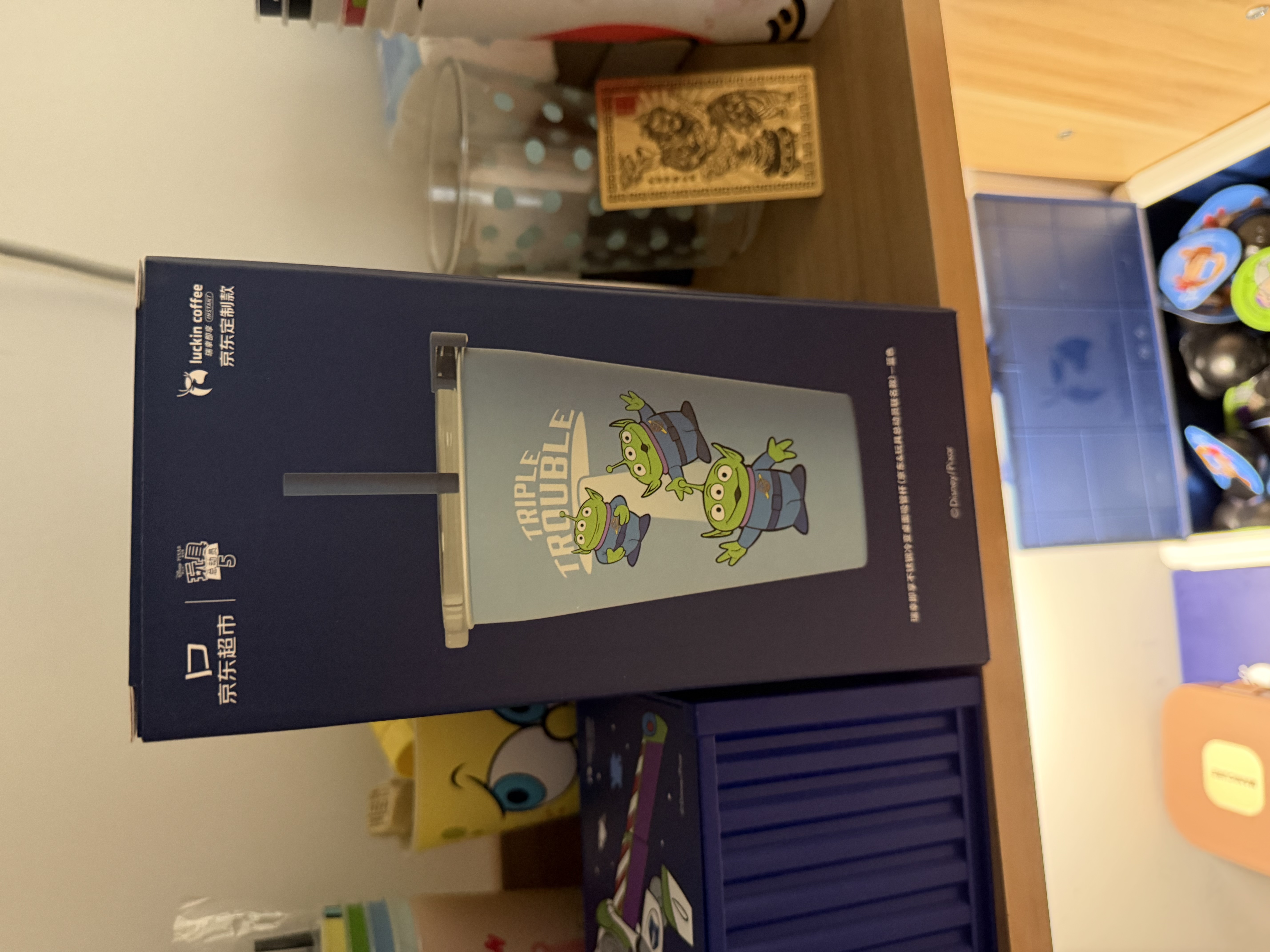 瑞幸咖啡&京东玩具总动员定制款咖啡液意式黑咖18ml88颗+吸管杯+贴纸+外盒 实拍图