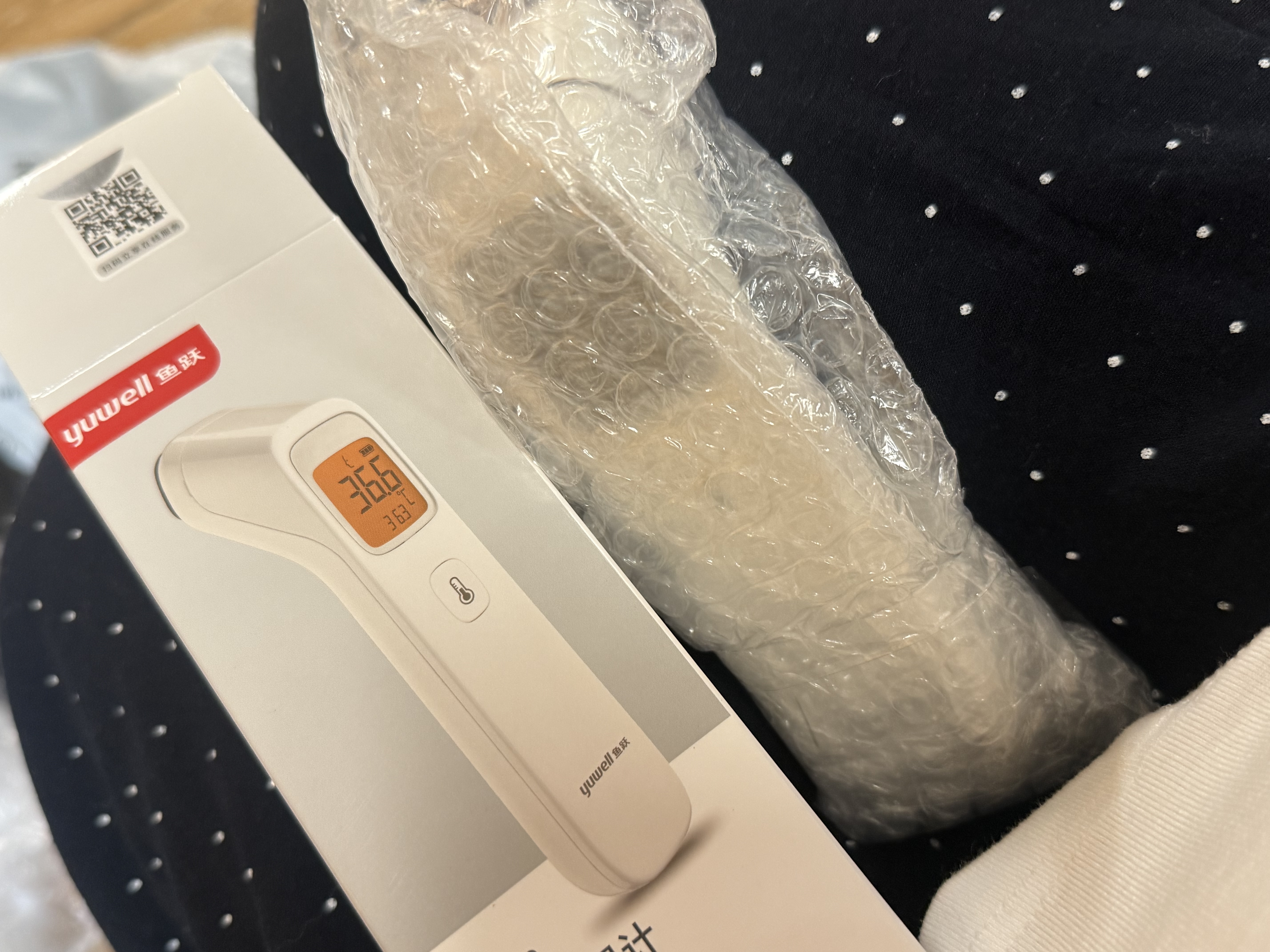 鱼跃体物两测红外体温计医用高精度额温枪婴幼儿测奶温水温体温YHW-2 实拍图