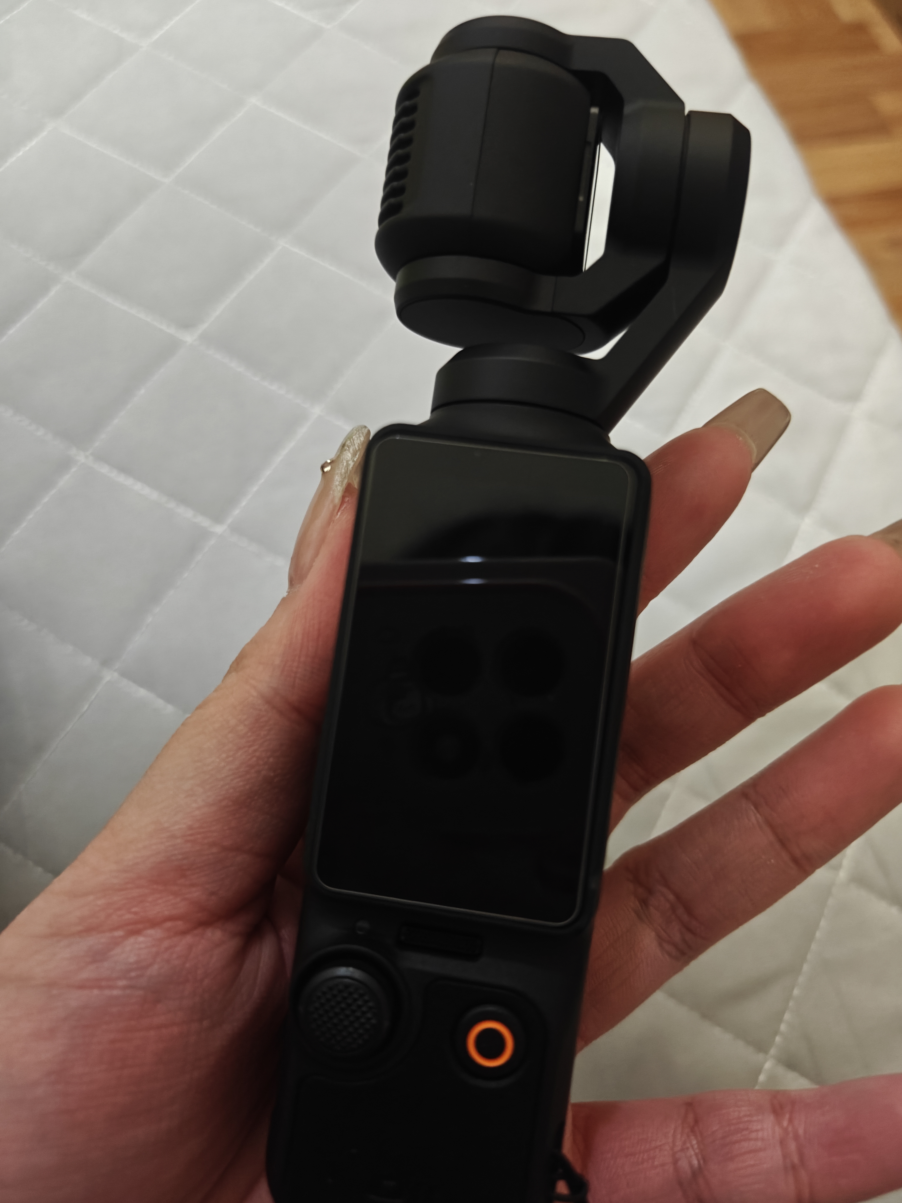 大疆（DJI）Osmo Pocket 3 灵眸口袋云台相机 DJI 手持数码相机 旅游 vlog 美颜摄像 高清增稳 【明日达专享】Pocket 3标准套装 官方标配 实拍图