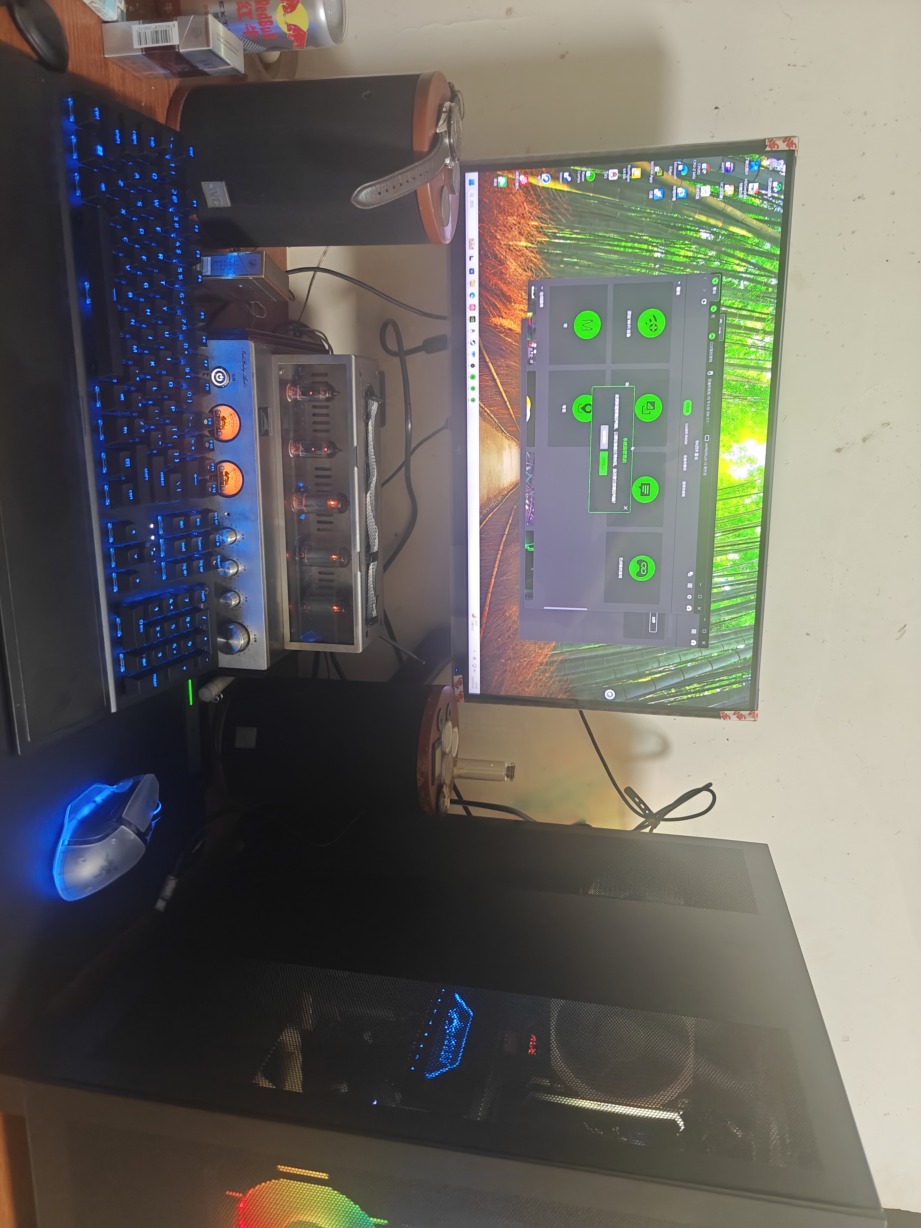 雷蛇（Razer）巴塞利斯蛇V3专业版 35K幻影白 无线鼠标 人体工学设计 RGB幻彩灯效 吃鸡/LOL/CS GO游戏 实拍图
