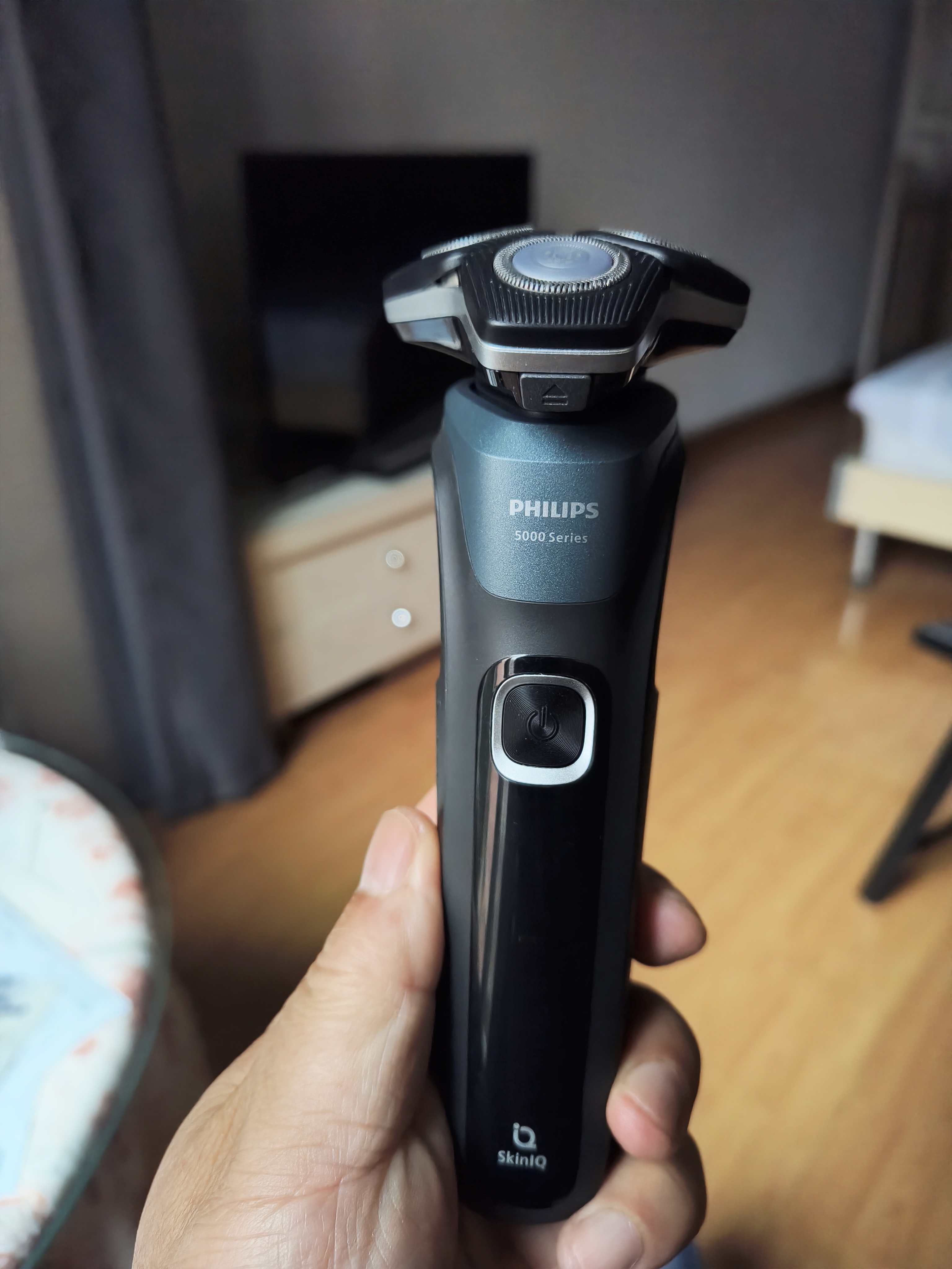 飞利浦（PHILIPS）旋转剃须刀电动刮胡刀剃胡刀5系全身水洗送老公生日官方旗舰店正品送男朋友中秋节礼品礼物 【蜂巢5系*双层刀片】旗舰商务蓝S5832 实拍图