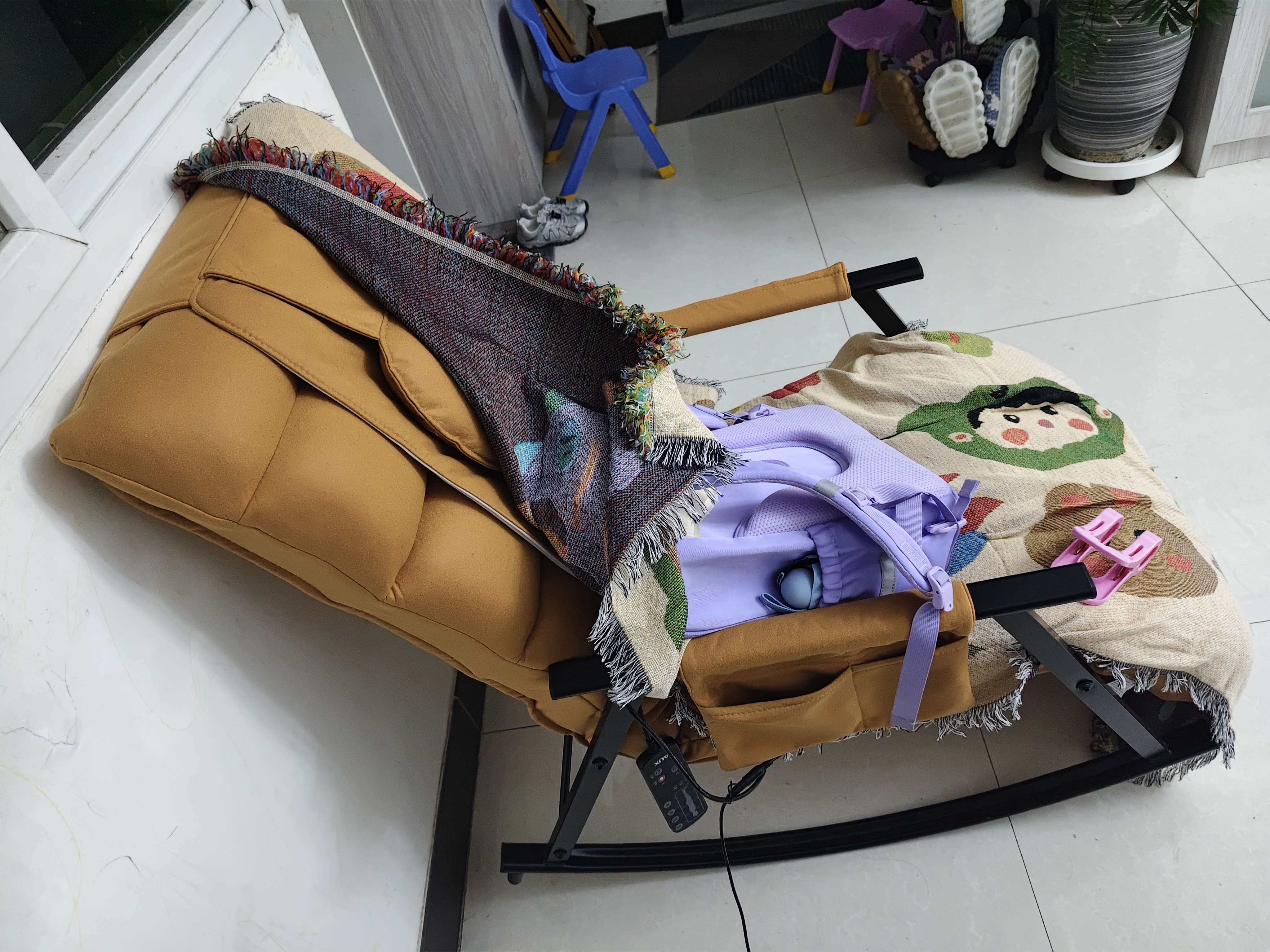 奥克斯（AUX）按摩椅小型休闲摇摇椅子家用十大品牌电动沙发颈椎太空舱2026全身按摩器靠垫躺椅送爸妈的生日礼物 轻奢橙pro【升级行走揉捏导轨+腰背热敷+震动】 七夕情人节礼物实用送爸爸妈妈老年人父母 实拍图