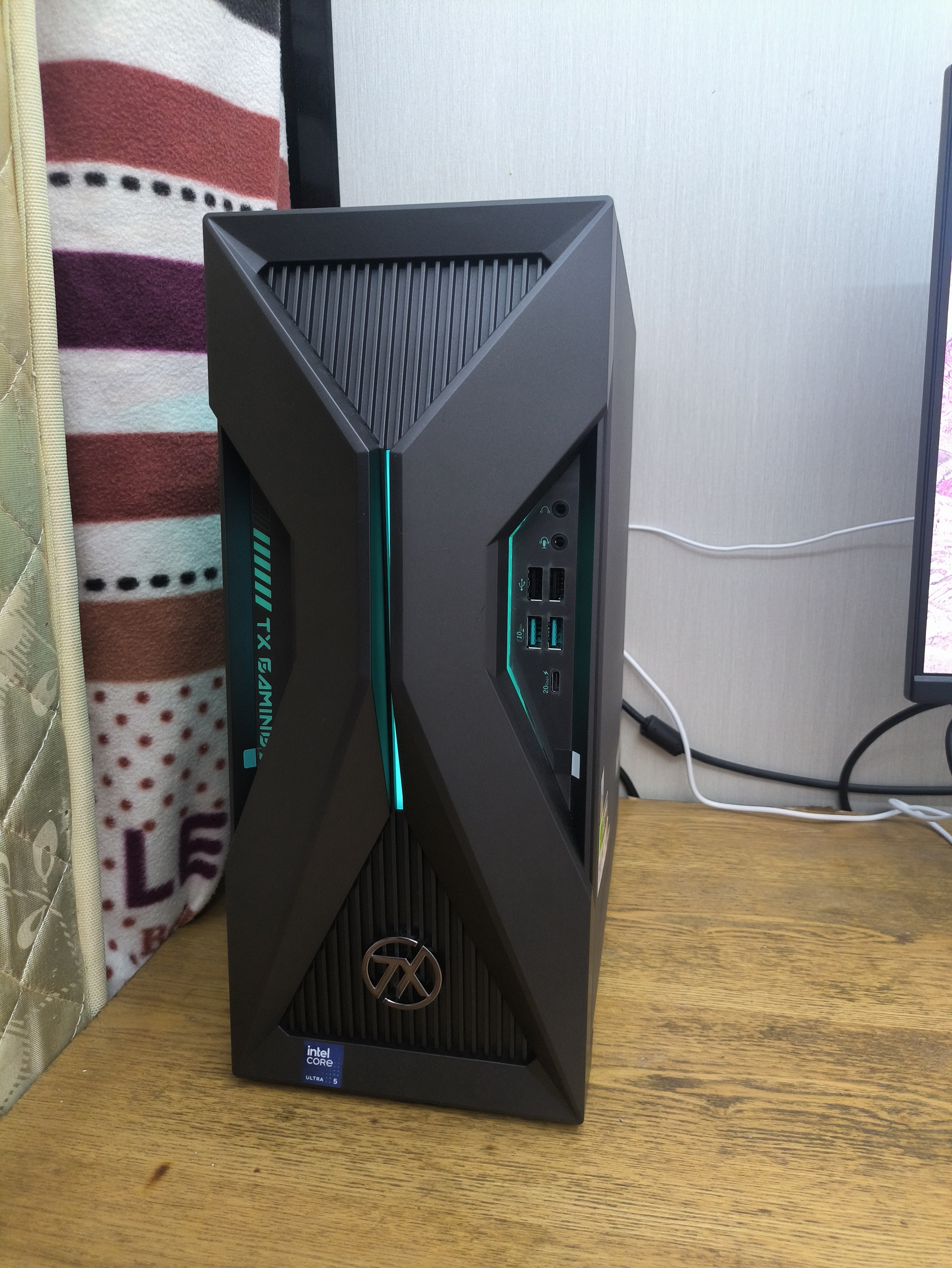 华硕天选6X 16L台式机游戏主机台式电脑主机（酷睿U5 225F RTX5060-8GB显卡 32G DDR5 1TB SSD） 实拍图