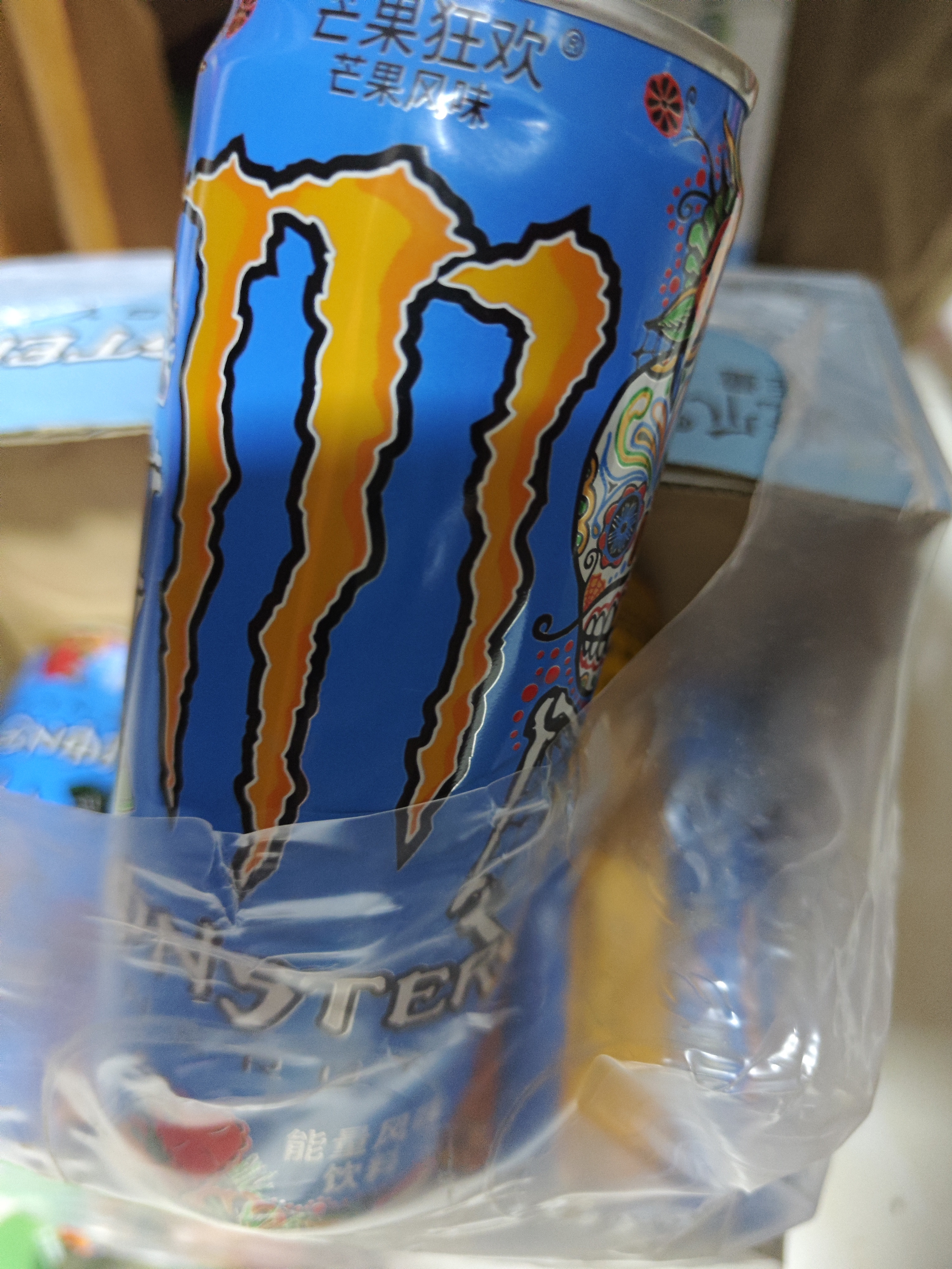 可口可乐（Coca-Cola）魔爪芒果味风味饮料 能量饮料 功能饮料330ml*24罐 运动饮料 实拍图