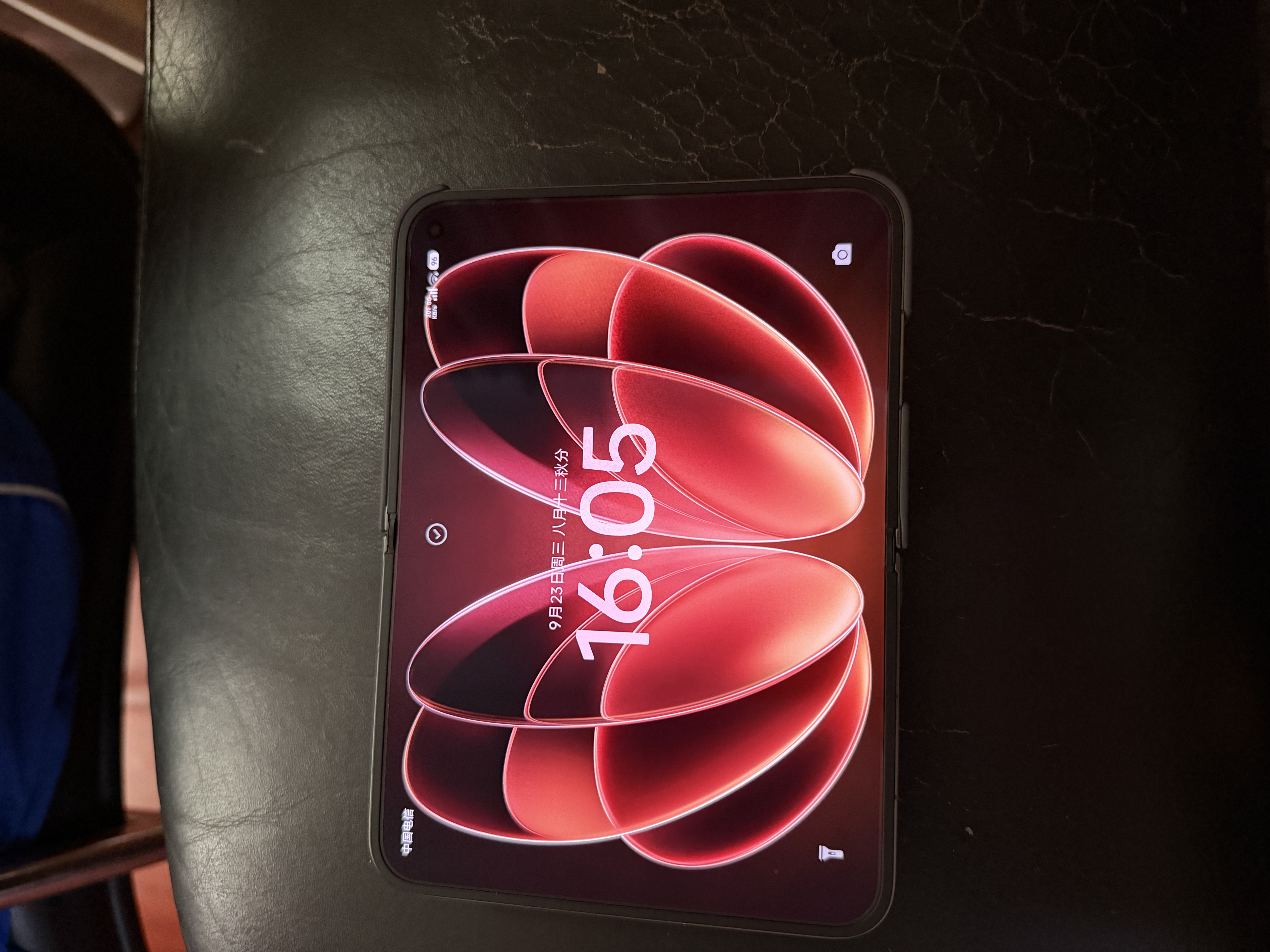 小米Xiaomi 18 Fold  新形态 中折叠手机 玄戒O3 AI旗舰处理器 徕卡2亿 黑色 16GB+1TB 5G手机 实拍图