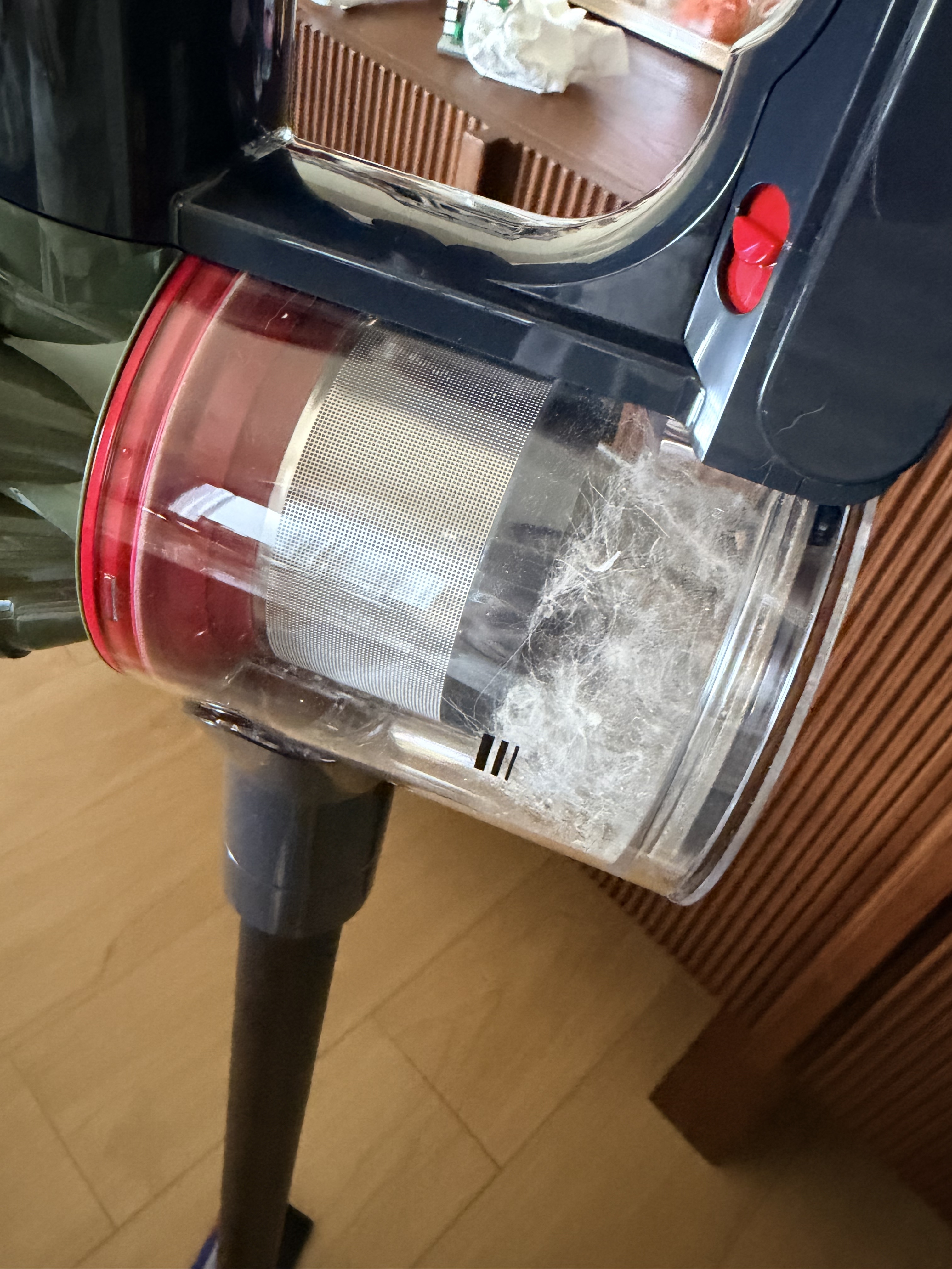 戴森（DYSON） V8 Cyclone 无绳吸尘器 手持无线吸尘器 除螨 宠物 家庭适用 实拍图