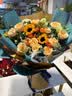 艾斯维娜鲜花速递向日葵混搭花束生日礼物全国同城配送 向日葵香槟韩式花束 实拍图