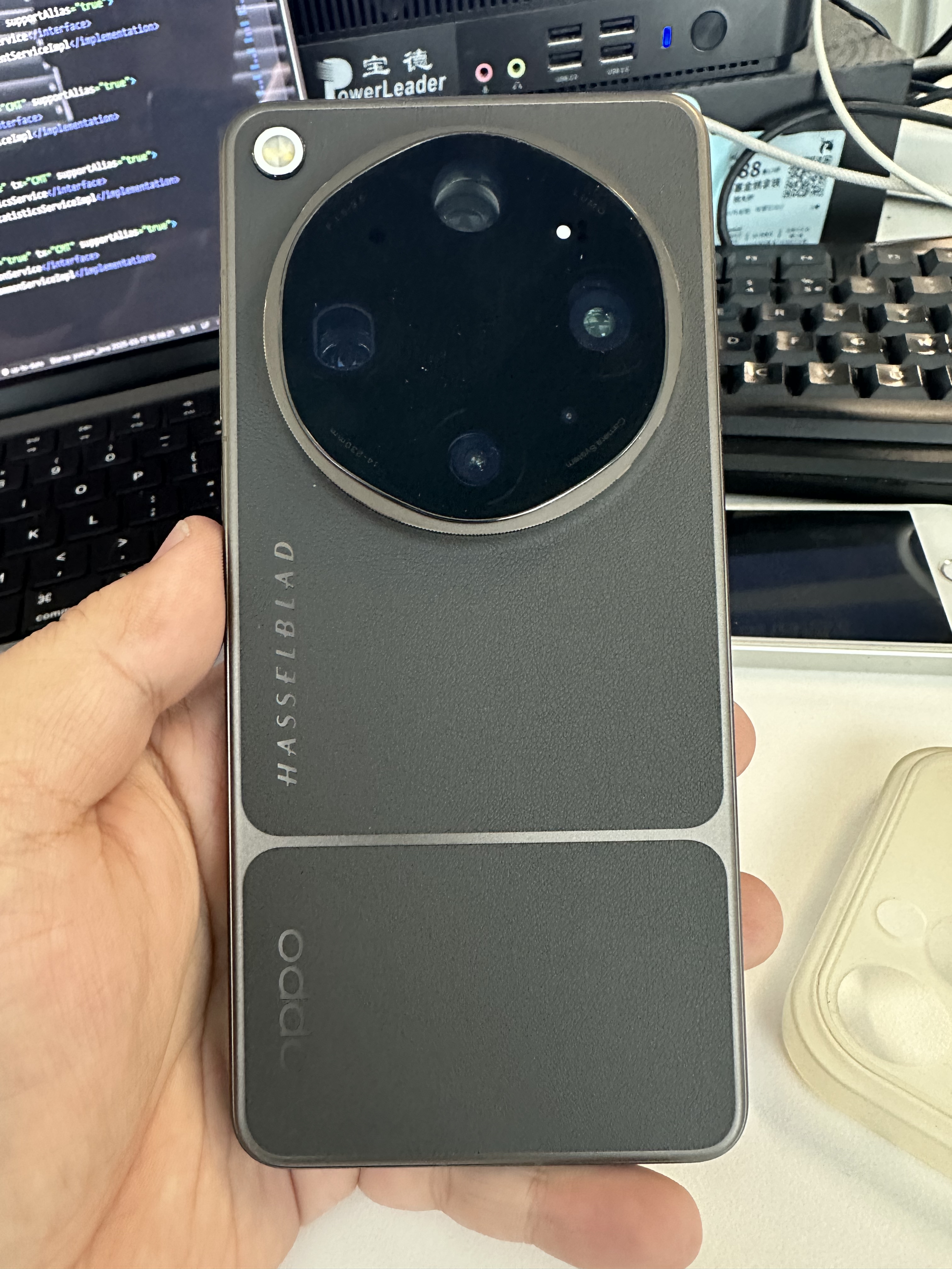 OPPOFind X9 Ultra 16GB+512GB 大地苔原 10倍光变天眼长焦 长续航 游戏 5G 拍照摄影旗舰手机 实拍图