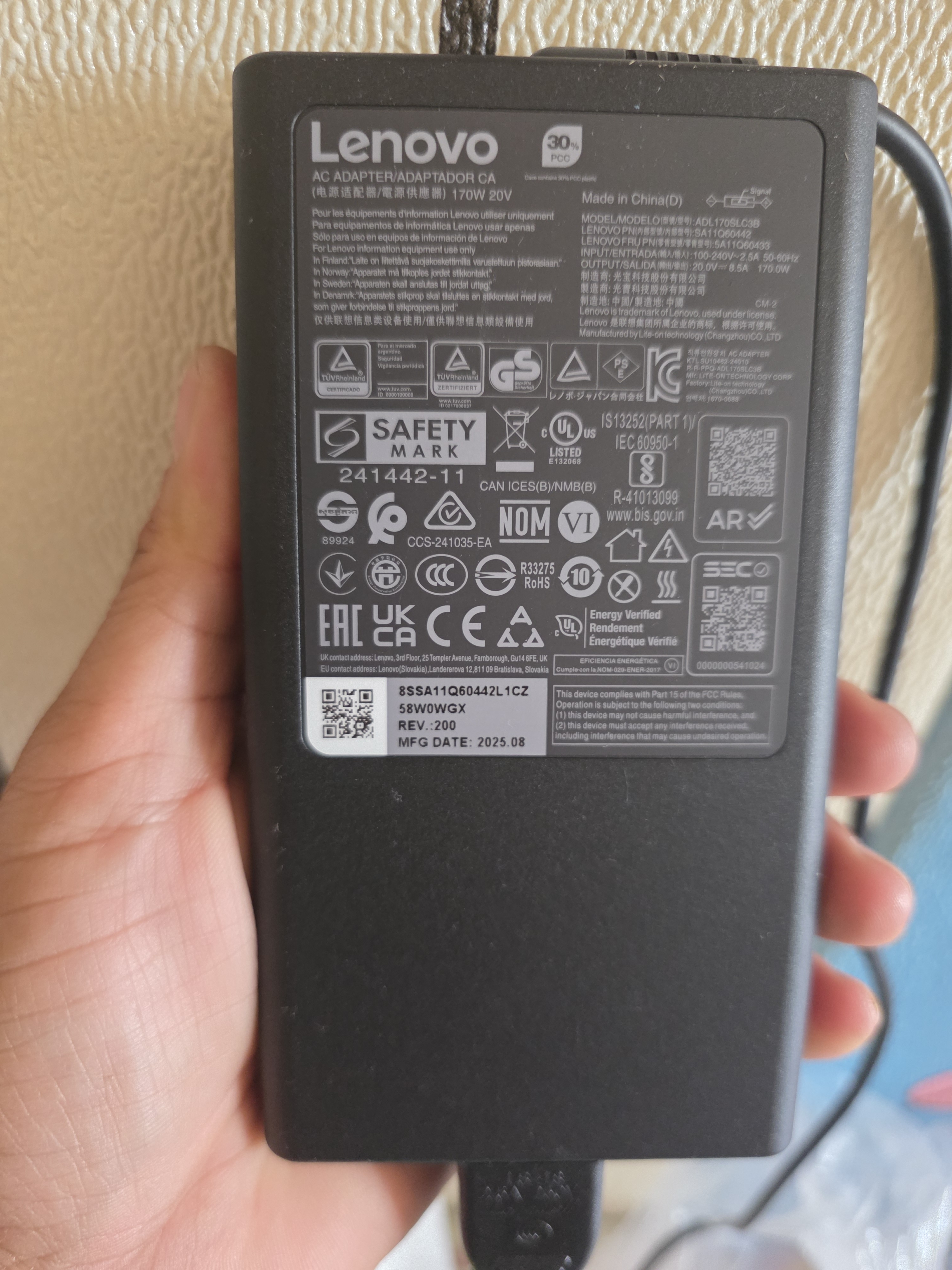 联想（Lenovo）原装笔记本充电器 拯救者Y7000/Y7000P R7000 Y910 Y920 方口170W 20V 8.5A电源适配器 拯救者电源 实拍图
