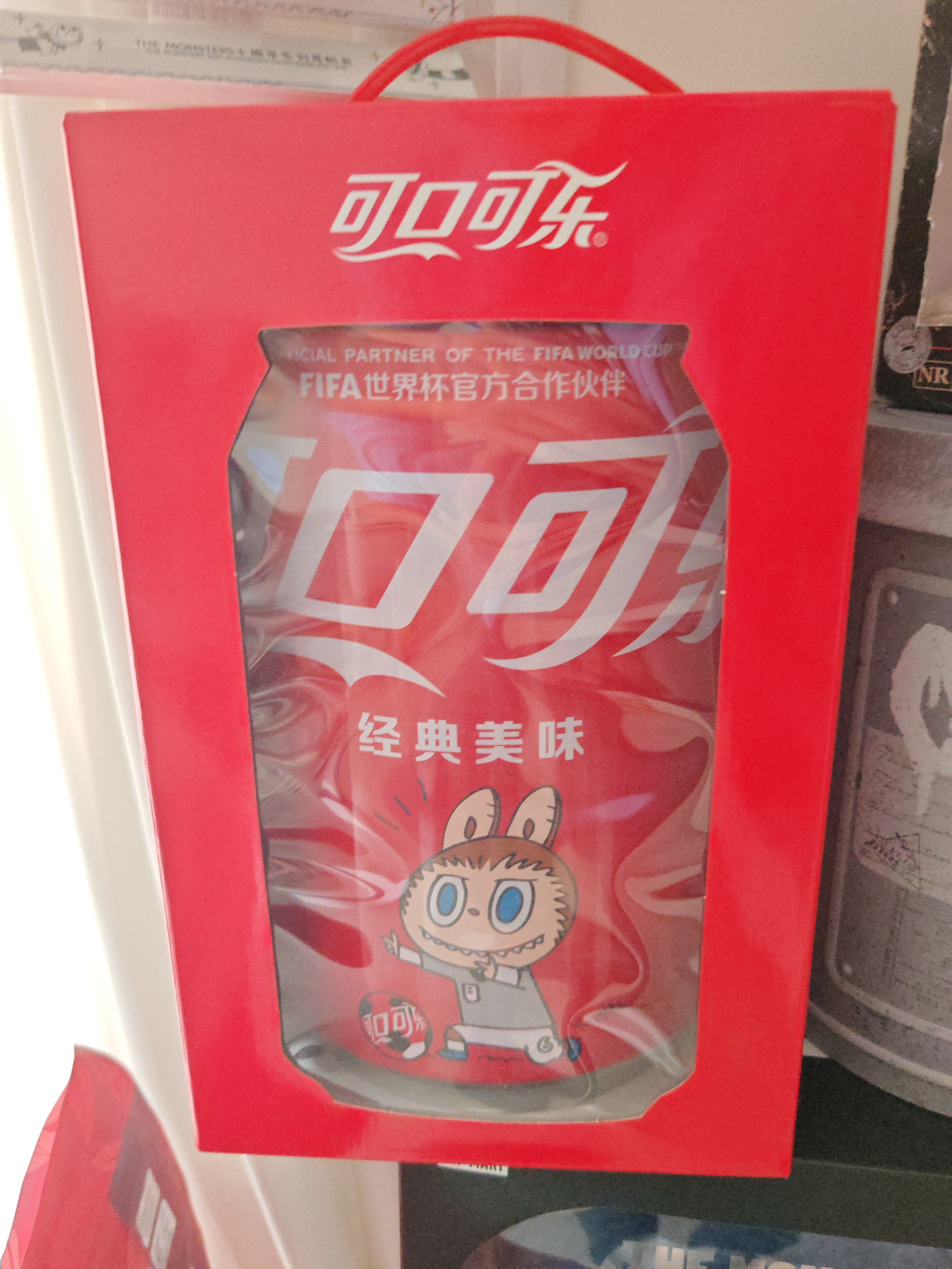 可口可乐（Coca-Cola）xLABUBU联名限定铁罐装礼盒 330ml*6罐 实拍图
