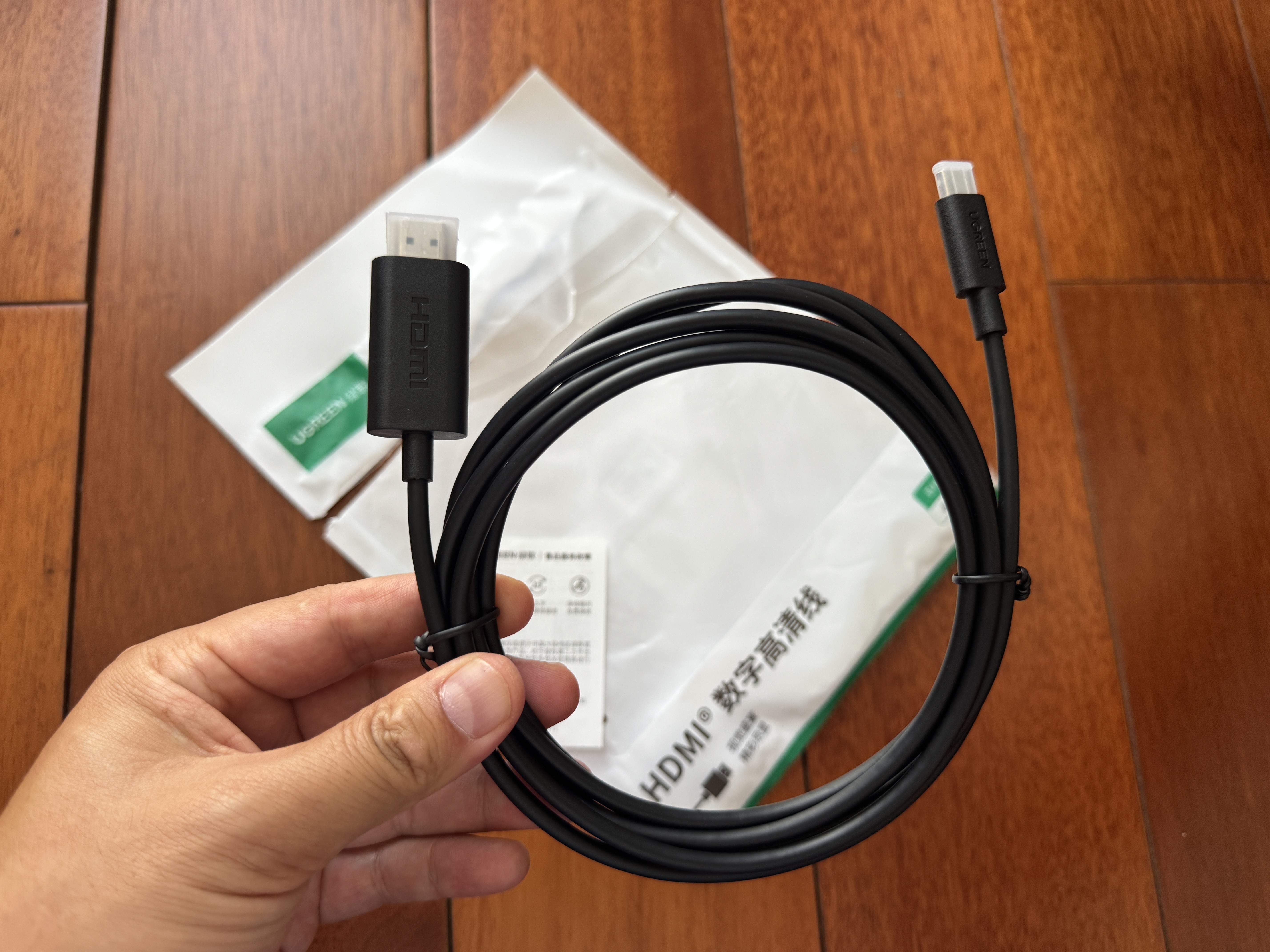 绿联Type-C转HDMI线适用雷电4/5转换器USB-C转接头扩展4K高清苹果M6笔记本电脑手机投屏线外接显示器2m 实拍图