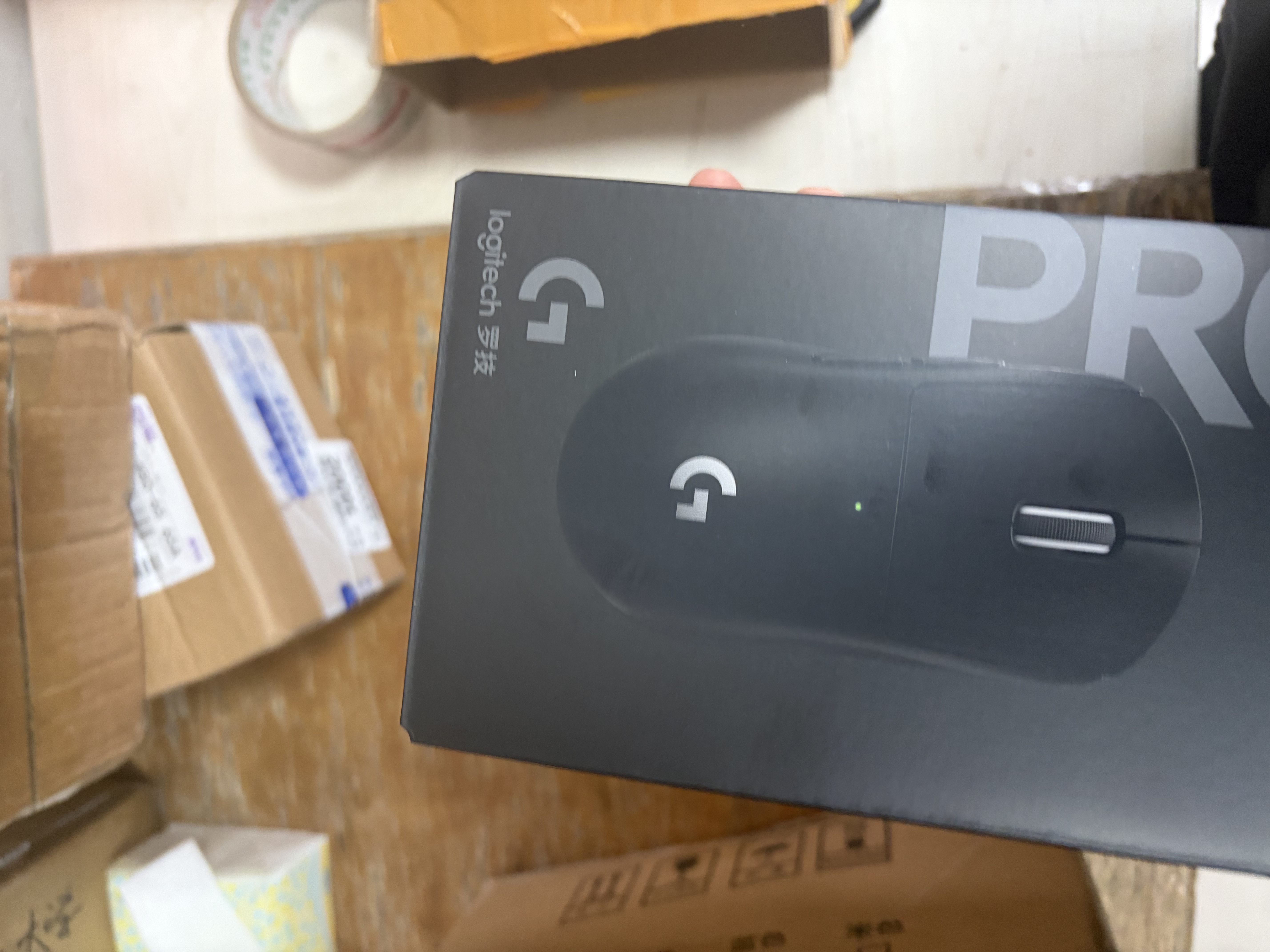 罗技（G）G304/G304X 无线电竞游戏鼠标 轻质便携 FPS 打瓦 三角洲 无畏契约外设必备 吃鸡 CS2 G304紫色 实拍图