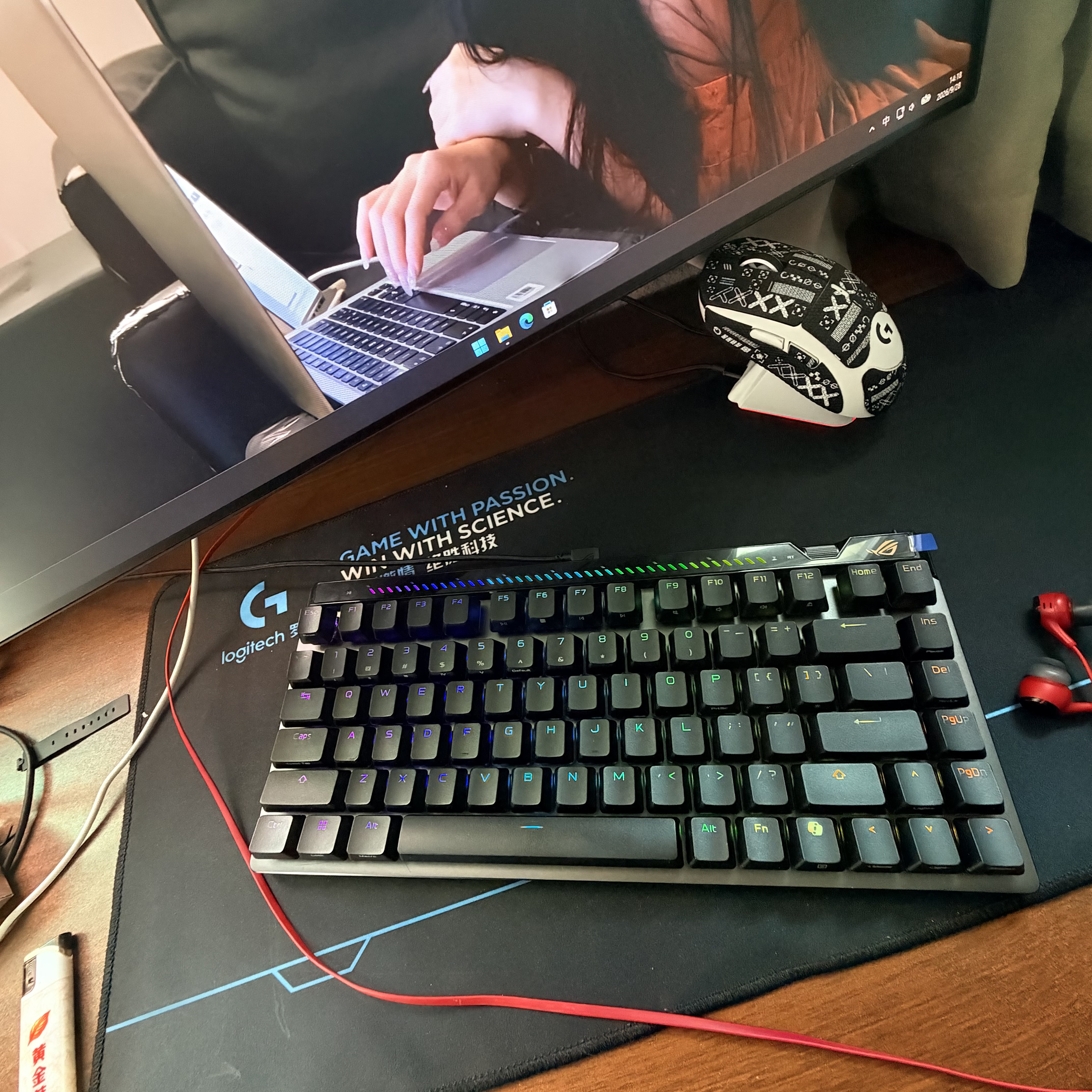 ROG魔导士Ace 75HE V2X有线游戏键盘 磁轴键盘HFX V2X磁轴RT0.01电竞机械键盘小蜜蜂冠军战队同款黑色 实拍图