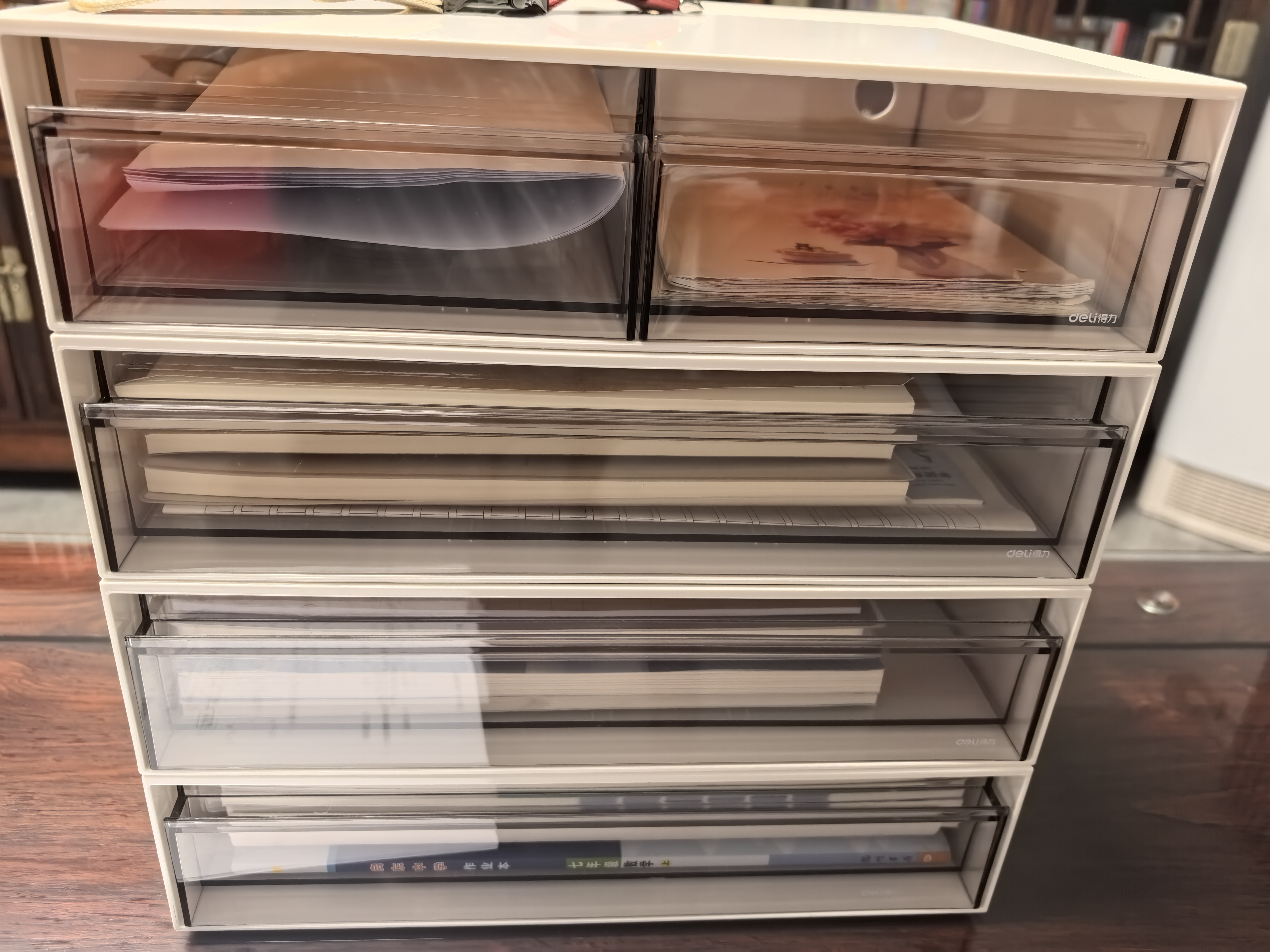 得力（deli）一层单格桌面收纳盒 抽屉式办公室书桌用品文具文件分类多层储物盒子 防尘整理盒 白色PK104 实拍图