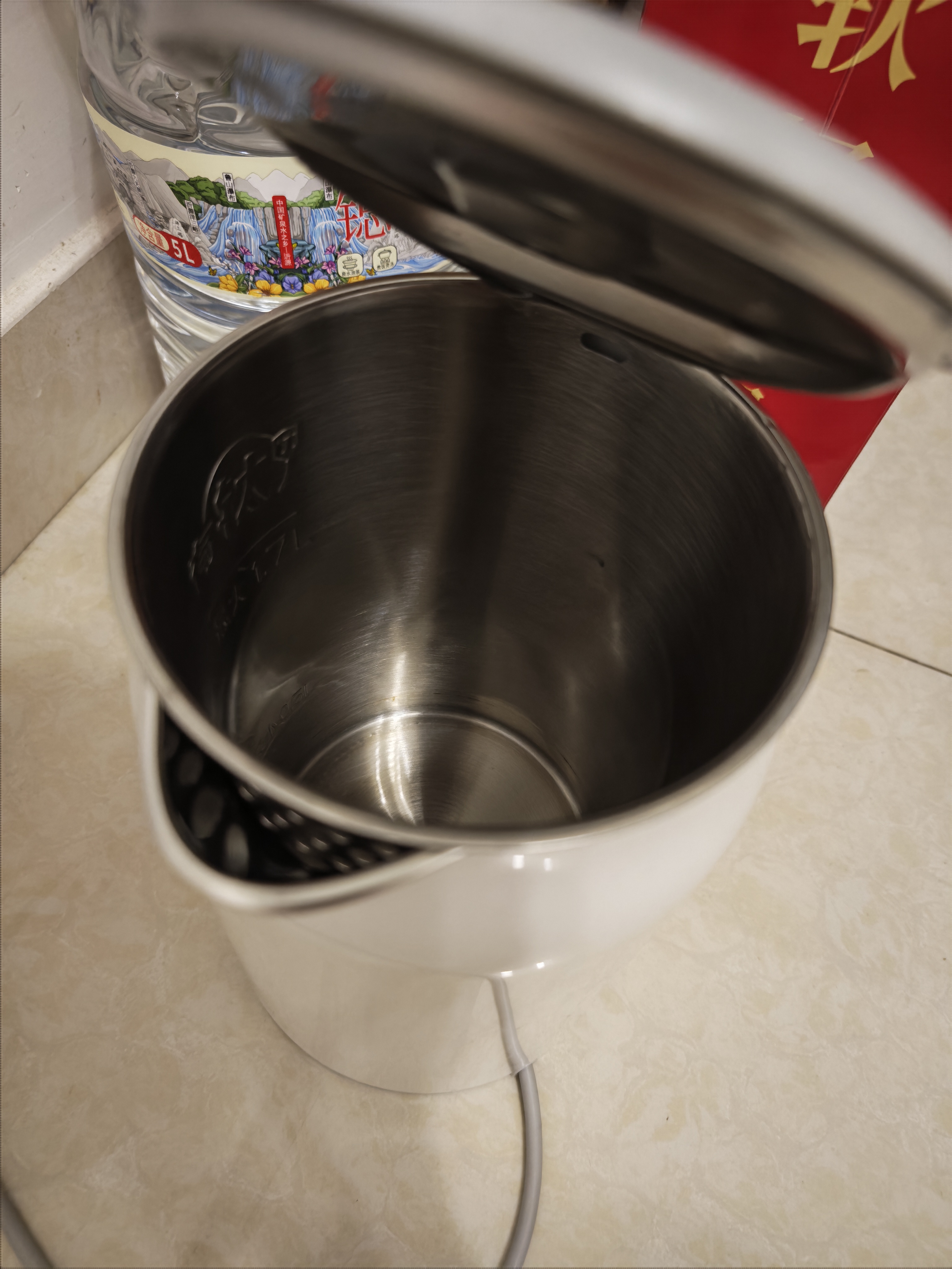 美的（Midea）电热水壶烧水壶有钛内胆双层无缝一体烧水壶1.7L大容量自动智能断电2026新款 MK-SH17M134-T 实拍图