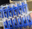 优和（UHOO） 6702 强力证件卡套夹扣 夹紧牢固 适用各种证件卡 蓝色 48个/盒 展会证 工作证 员工牌 胸卡 实拍图