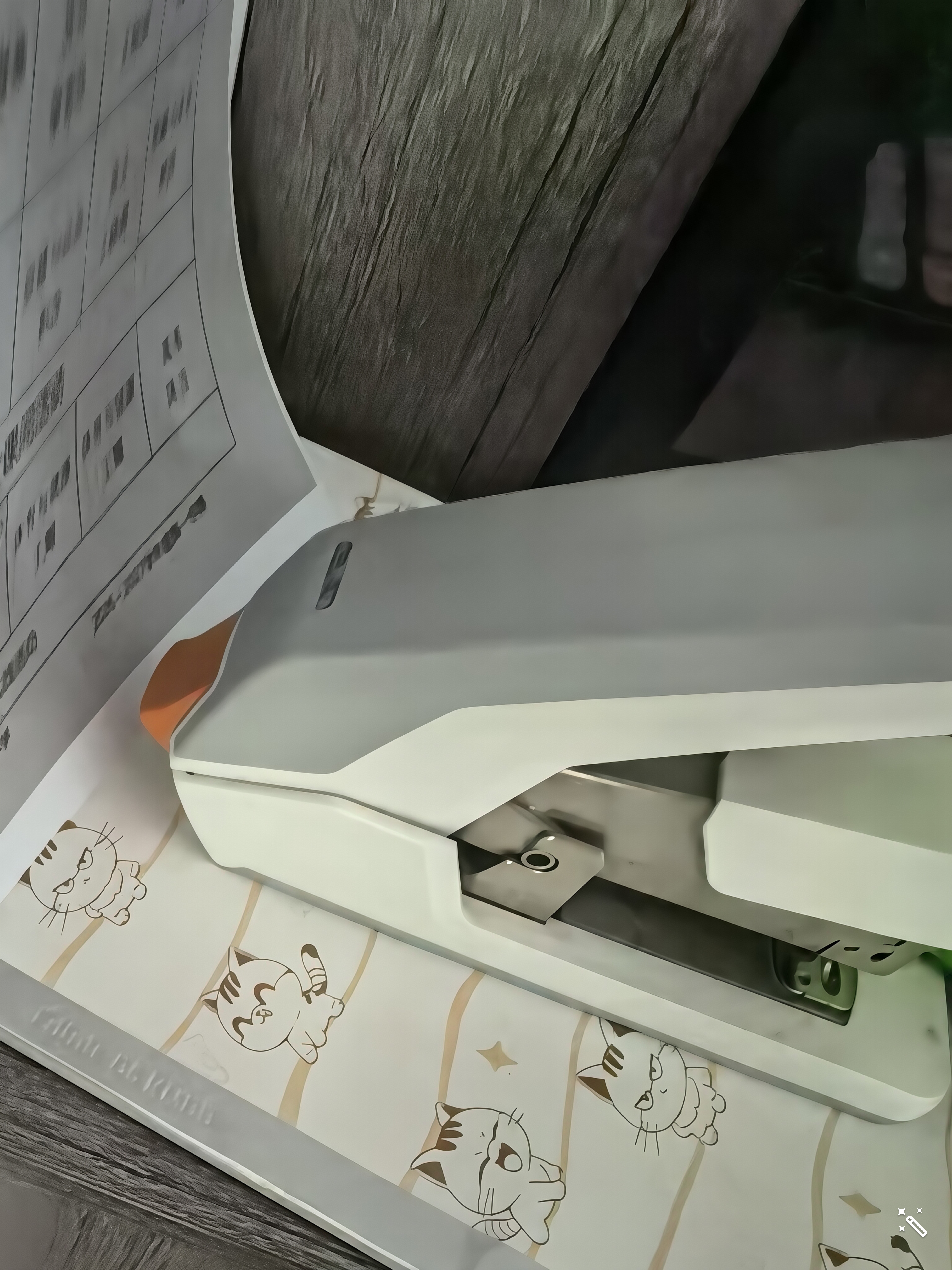 得力（deli）省力订书机/订书器大号厚层60页加厚重型订书机 办公用品适配23/6~23/10订书钉 白色0465 实拍图