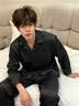 LULU CARTER王鹤棣同款男士真丝睡衣夏秋季薄款大码高端送男友家居服礼盒套装 雅黑色【长袖+长裤】  触感细腻爽滑 无感入眠 L 建议110-140斤 实拍图
