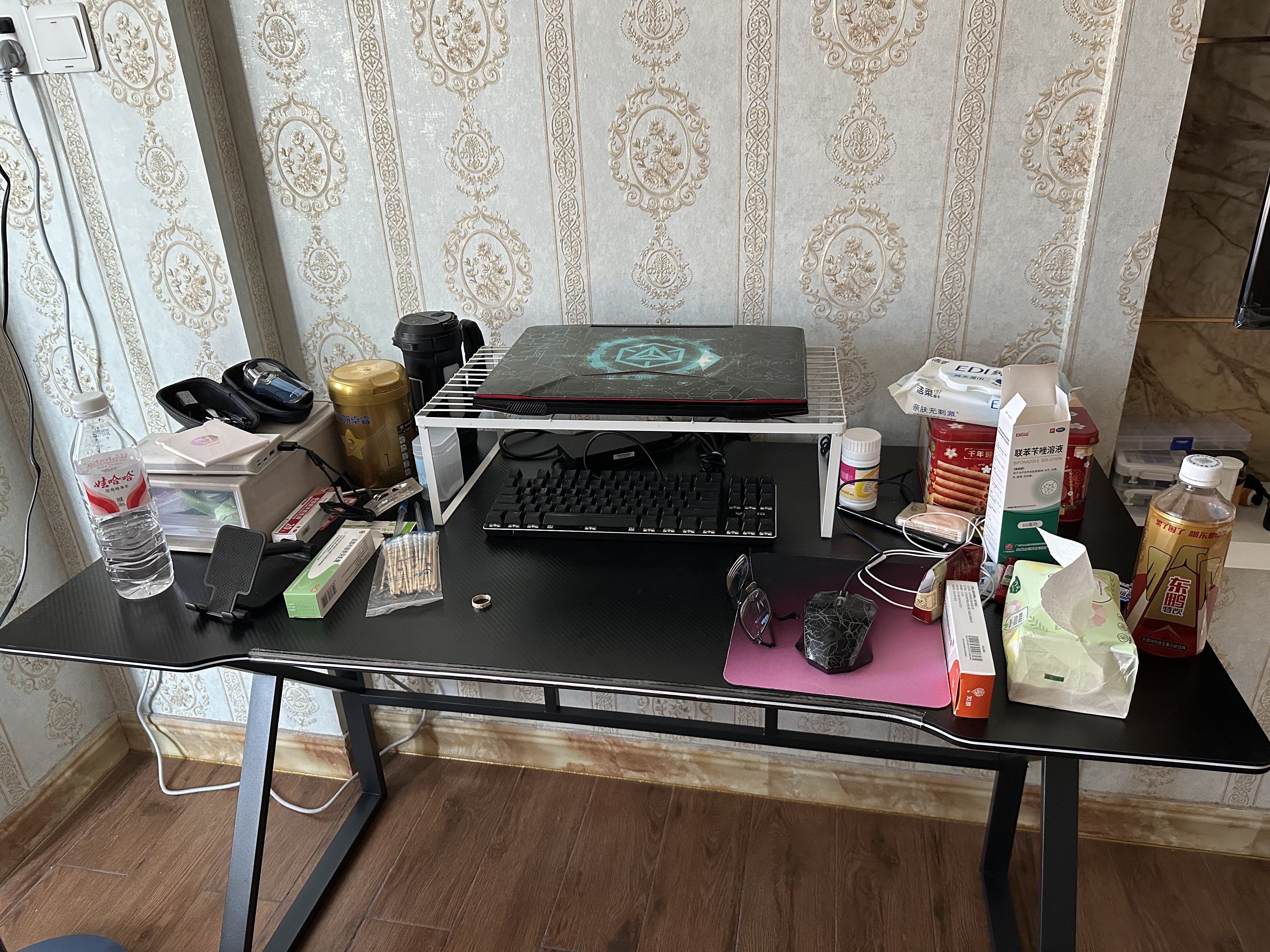 甄严选电脑桌台式电竞桌椅套装组合桌子办公家用桌学习桌书房书桌写字桌 【黑碳纤纹面-整板】单桌120*60 实拍图