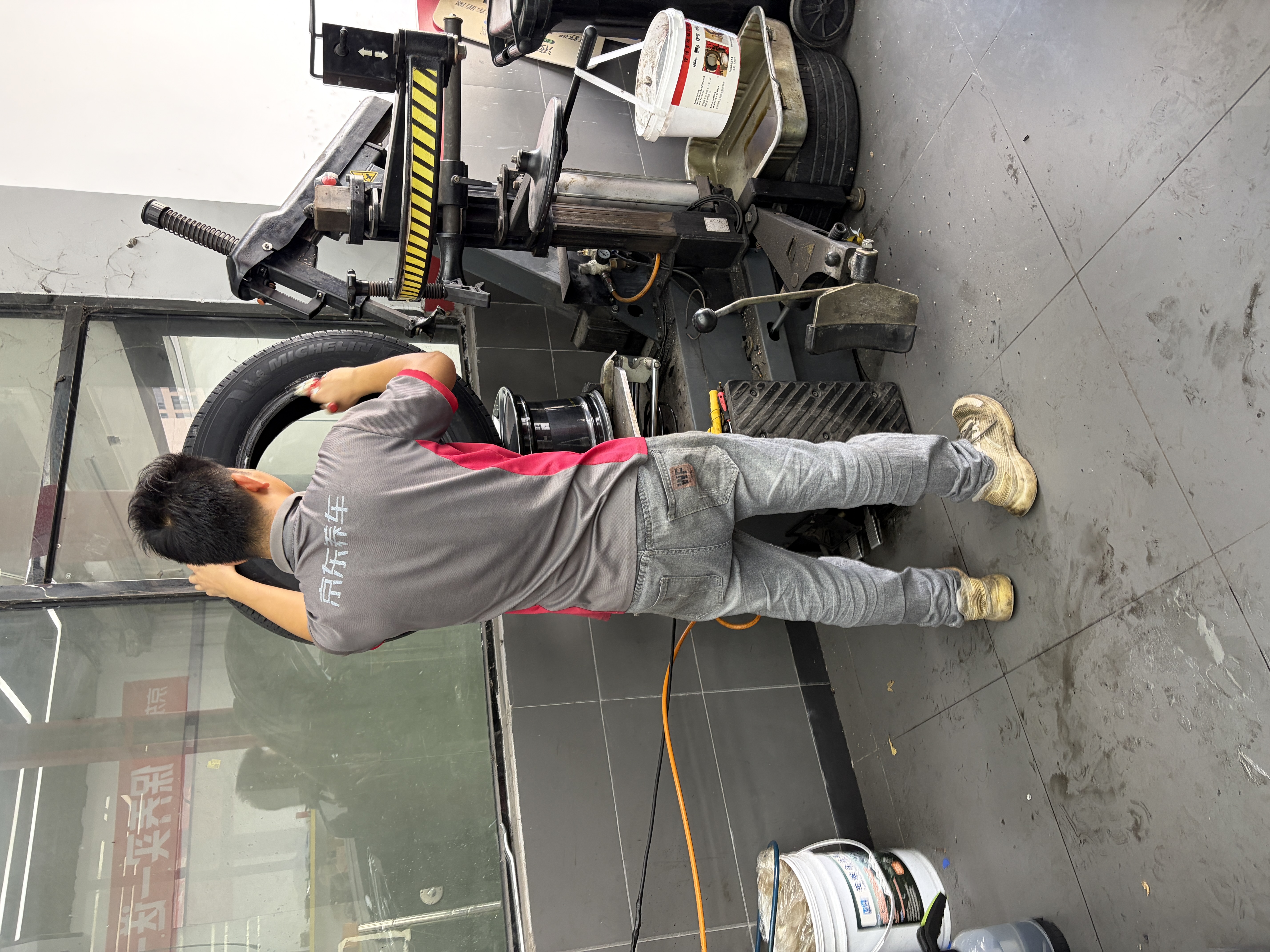 米其林（MICHELIN）汽车轮胎 235/65R18 106V 浩悦五代 PRIMACY 5 适用SUV 实拍图