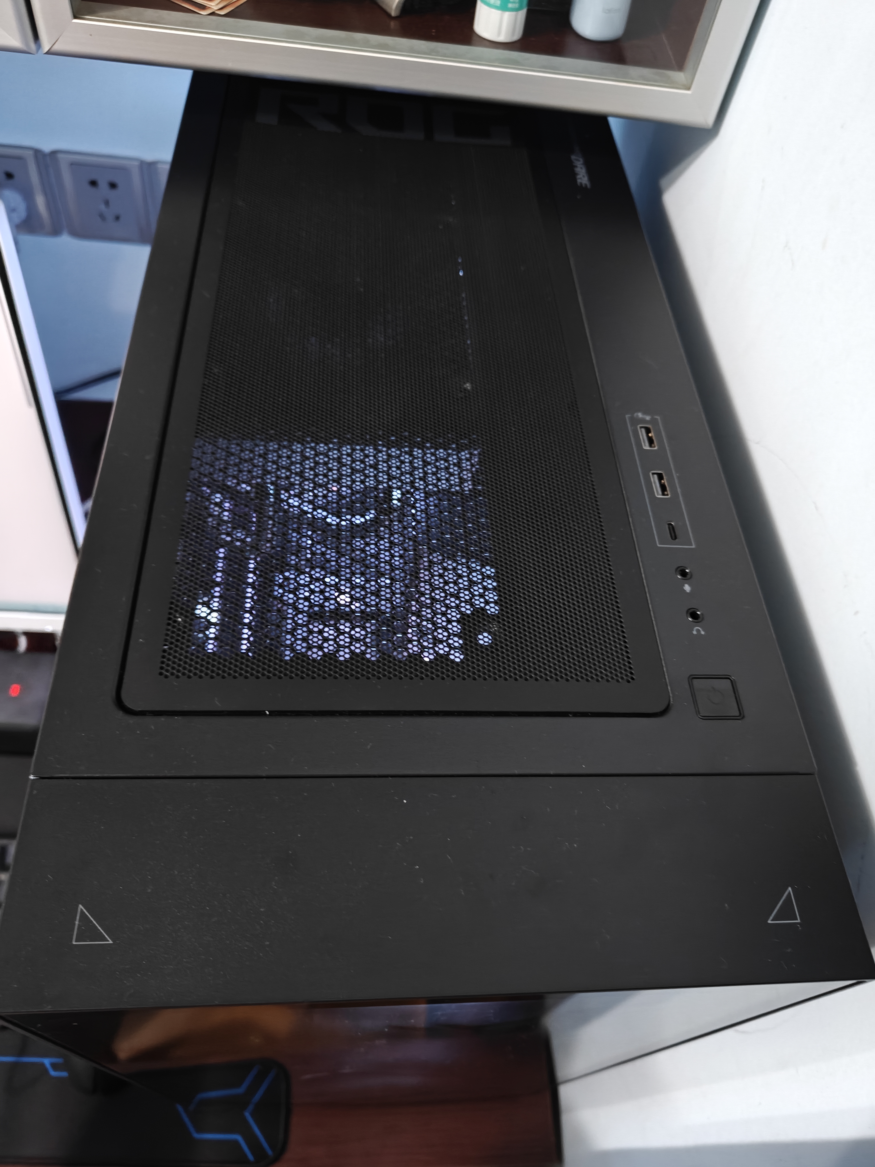 ROG魔霸9X 台式机游戏主机游戏电竞(R7-9800X3D RTX5080 16GB显卡 32G DDR5 1TB SSD ) 实拍图