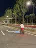 京东京造 W2智能感应自行车尾灯自行车灯后灯公路车夜骑行灯警示灯长方形 实拍图