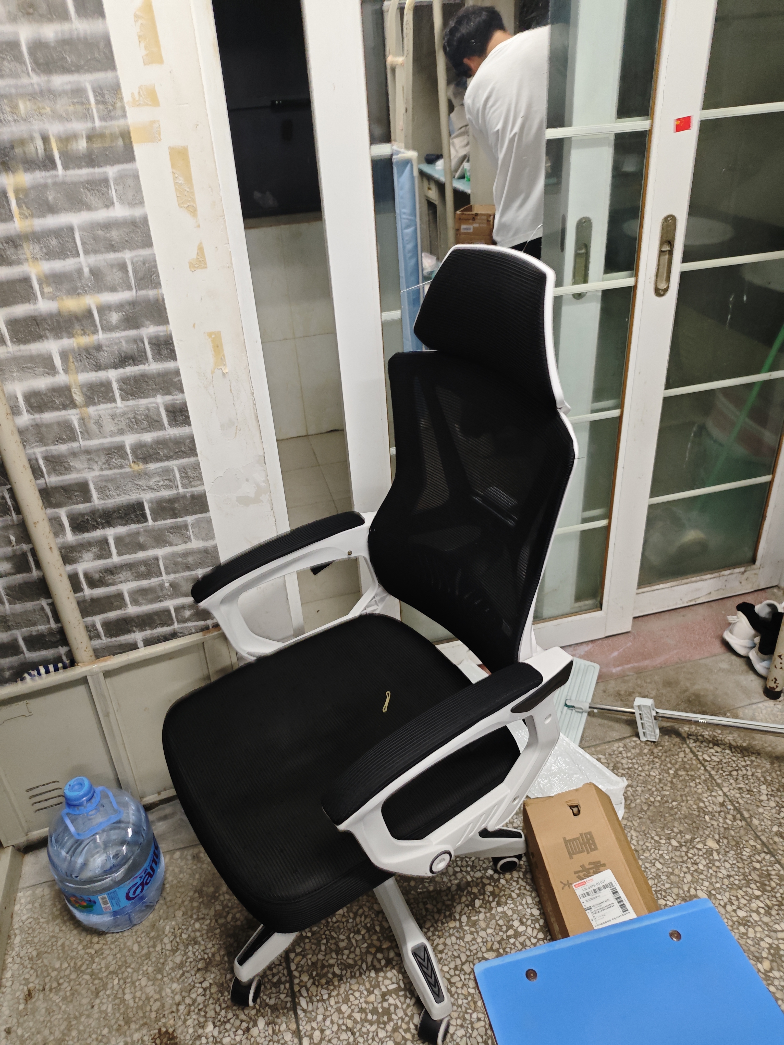 锦汐 电脑椅家用办公椅子靠背人体工学椅学习转椅老板座椅游戏电竞椅 【可后躺+乳胶+4级气杆】白框黑网-焕新款 实拍图
