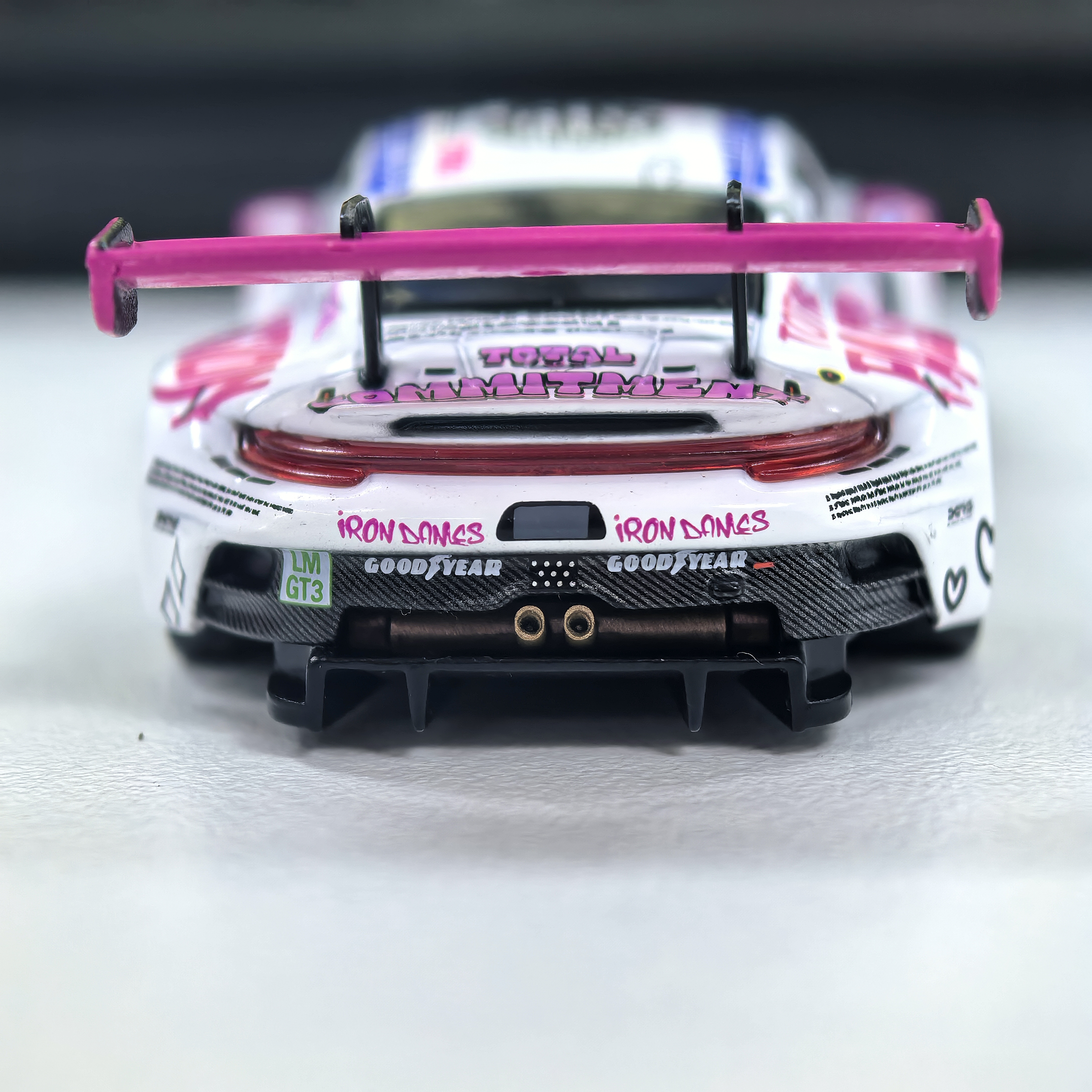 TRENDS HOBBY合金车TH小汽车模型1/64赛车保时捷911 GT3 R勒芒24H 2025 85号 实拍图