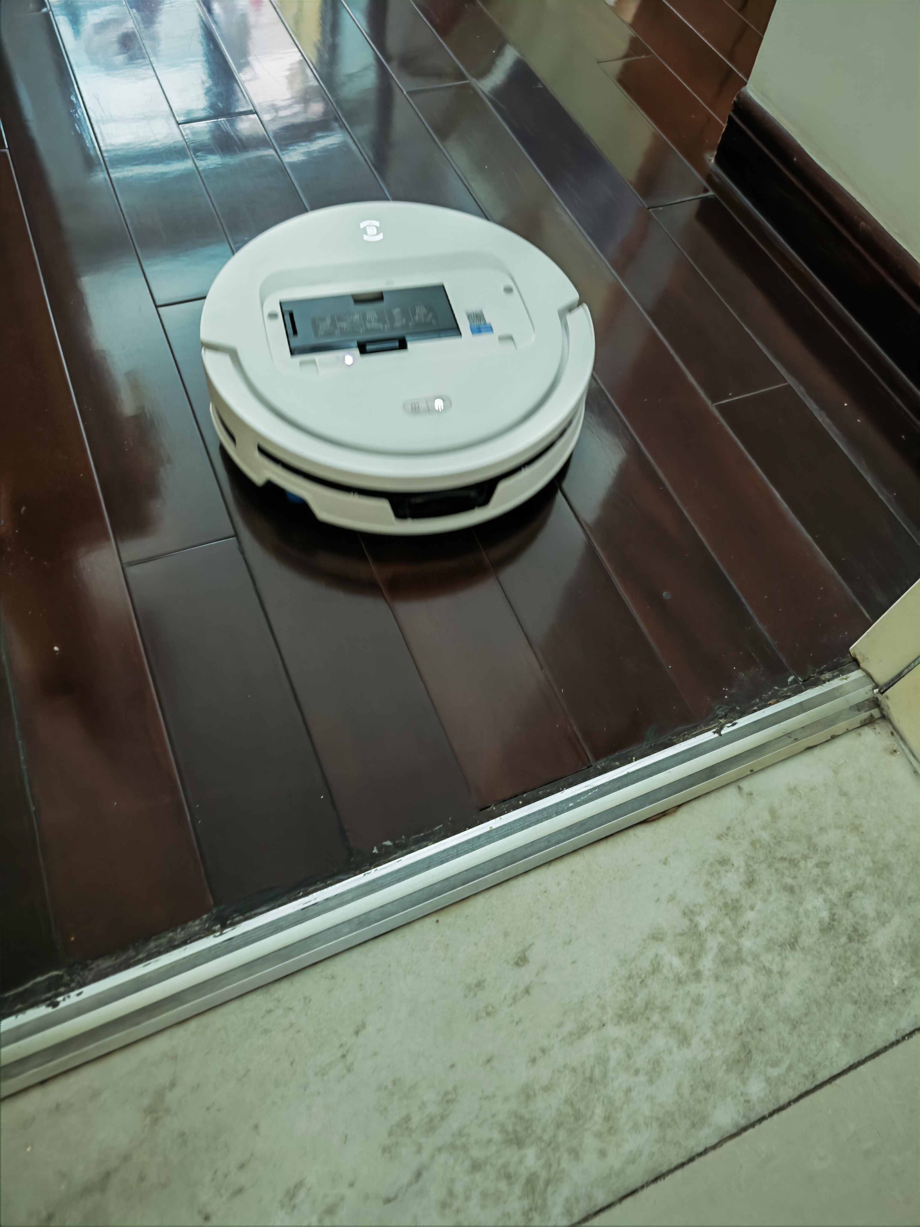 科沃斯T80S PLUS【重磅新品】扫地机器人扫拖洗烘一体自清洗滚筒洗地机器人热水洗拖布自动集尘水箱版 实拍图