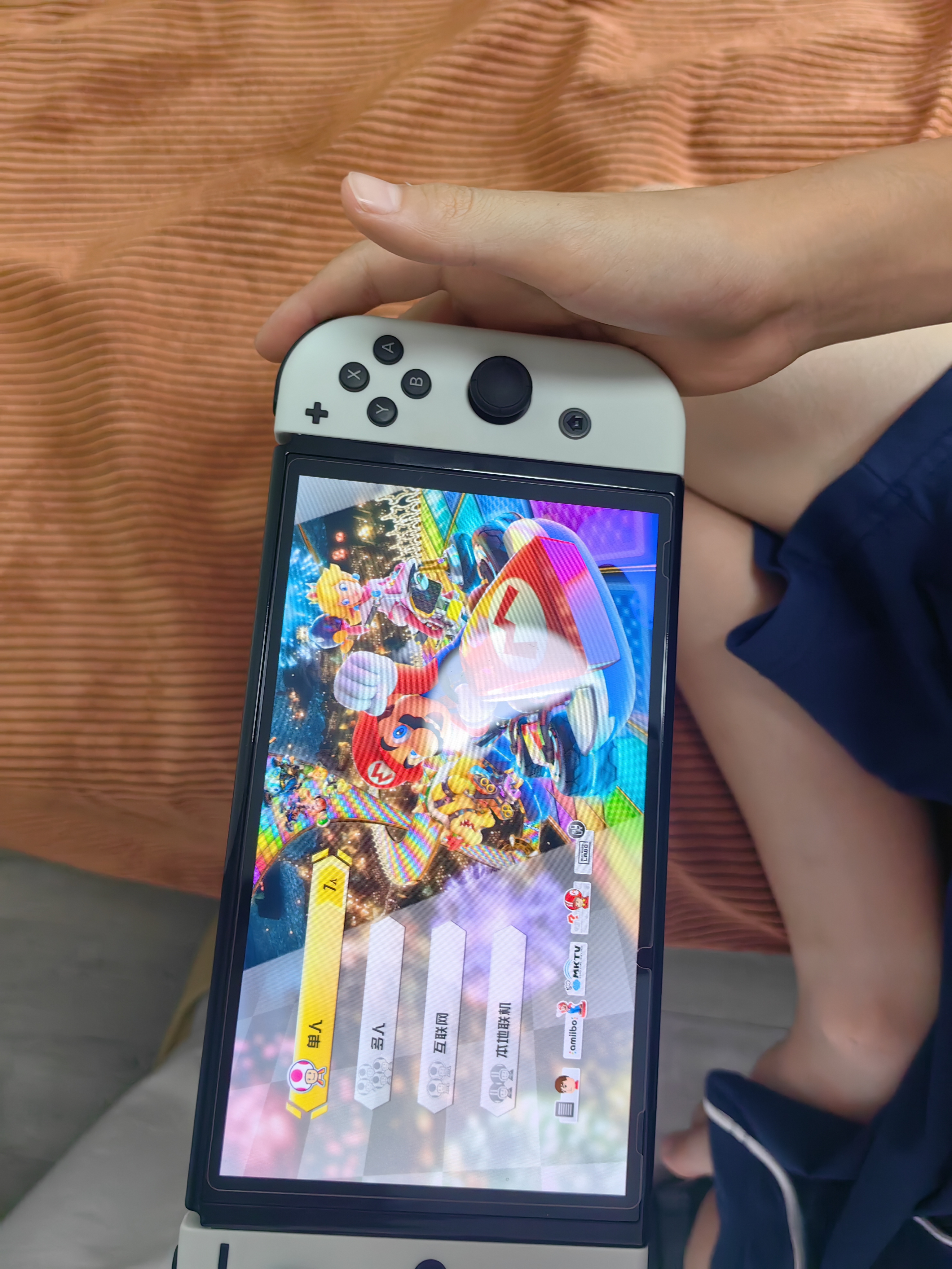 任天堂（Nintendo）【国内保税仓】Switch2/1代 OLED/续航加强日版/港版便携家用ns体感游戏机掌机 日版OLED白色64GB保税（赠共享会员） 实拍图
