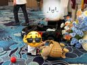 星辰皓奥迪儿童电动车四驱汽车遥控四轮宝宝玩具车可坐人童车RSGT 黑色+四驱+遥控+摇摆+皮座+软轮 实拍图