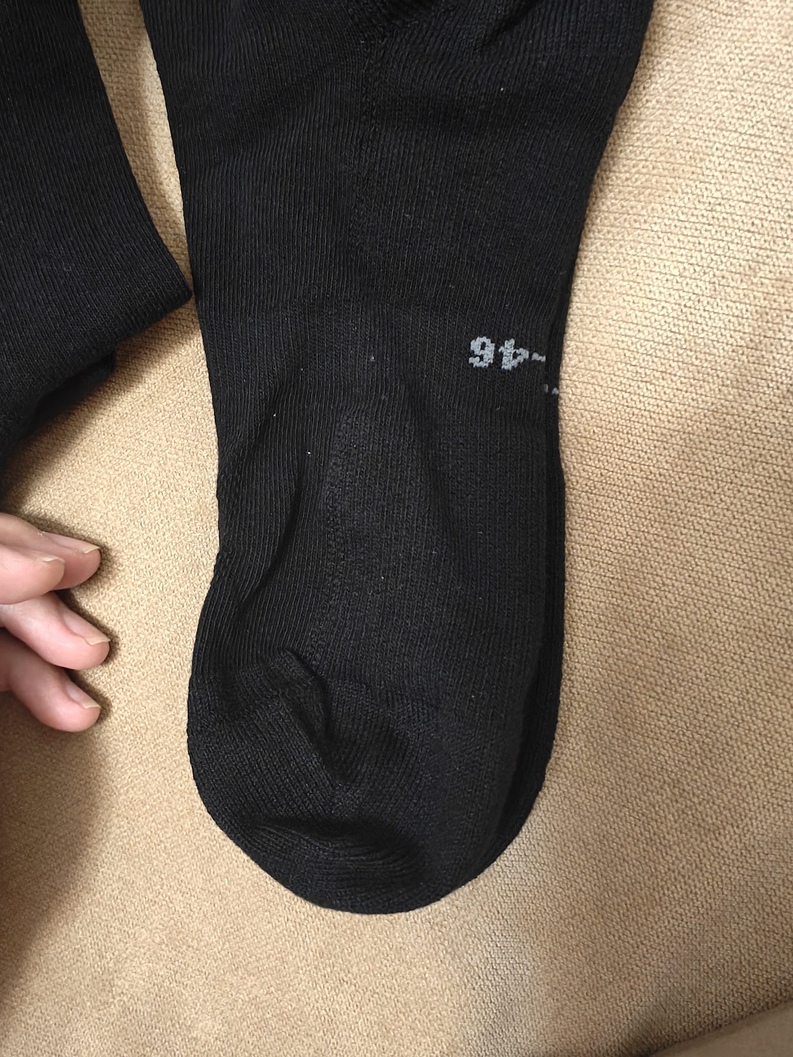 迪卡侬（DECATHLON）透气吸汗袜子运动袜高帮棉袜柔软舒适男女长袜 RS160-商务黑色-3双装 【43-46】(鞋码43/44/45/46) 实拍图