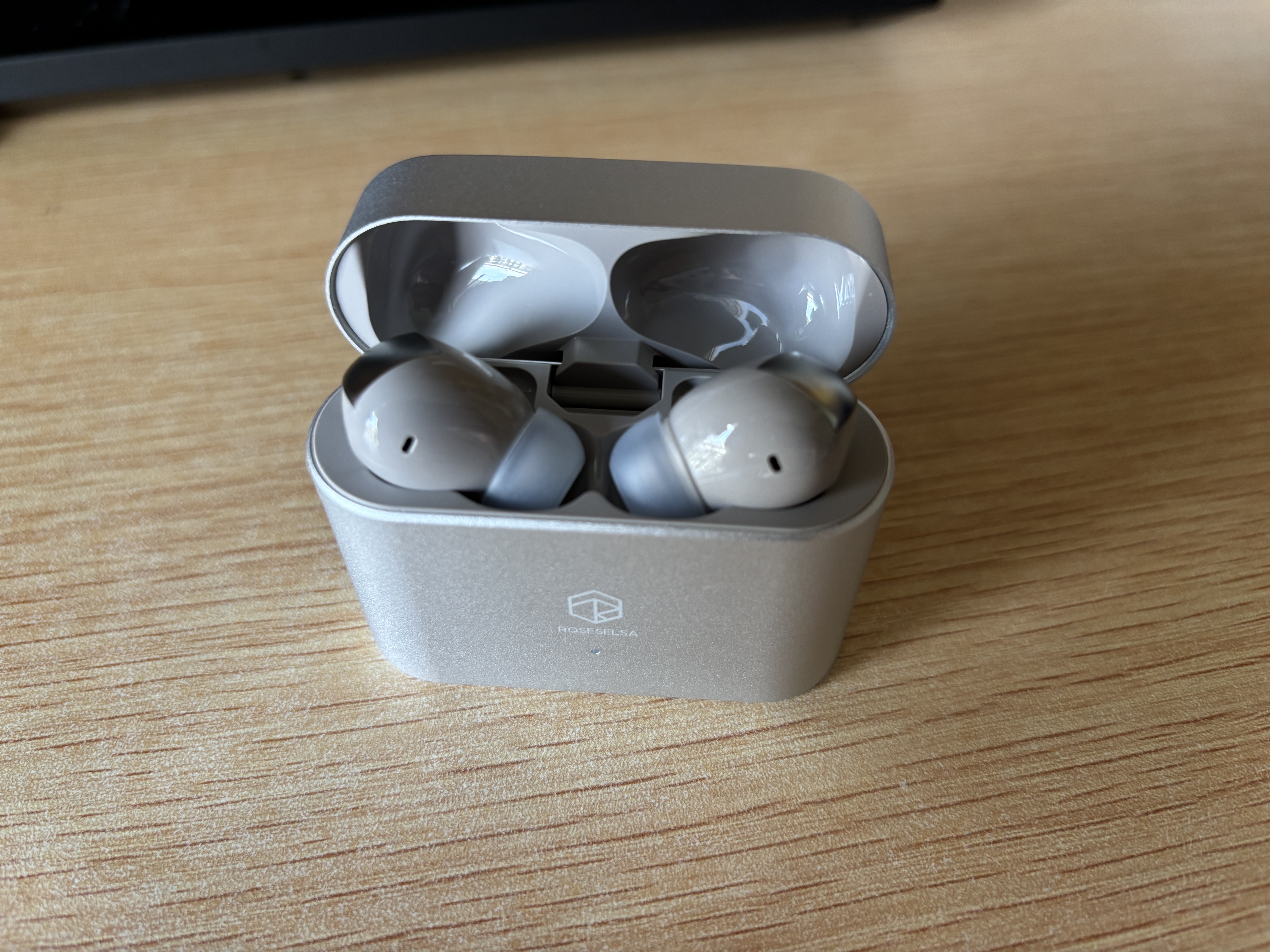 弱水时砂【周传雄同款】Earfeel i7蓝牙耳机入耳式i5升级款真无线主动降噪长续航运动跑步游戏音乐耳机 实拍图