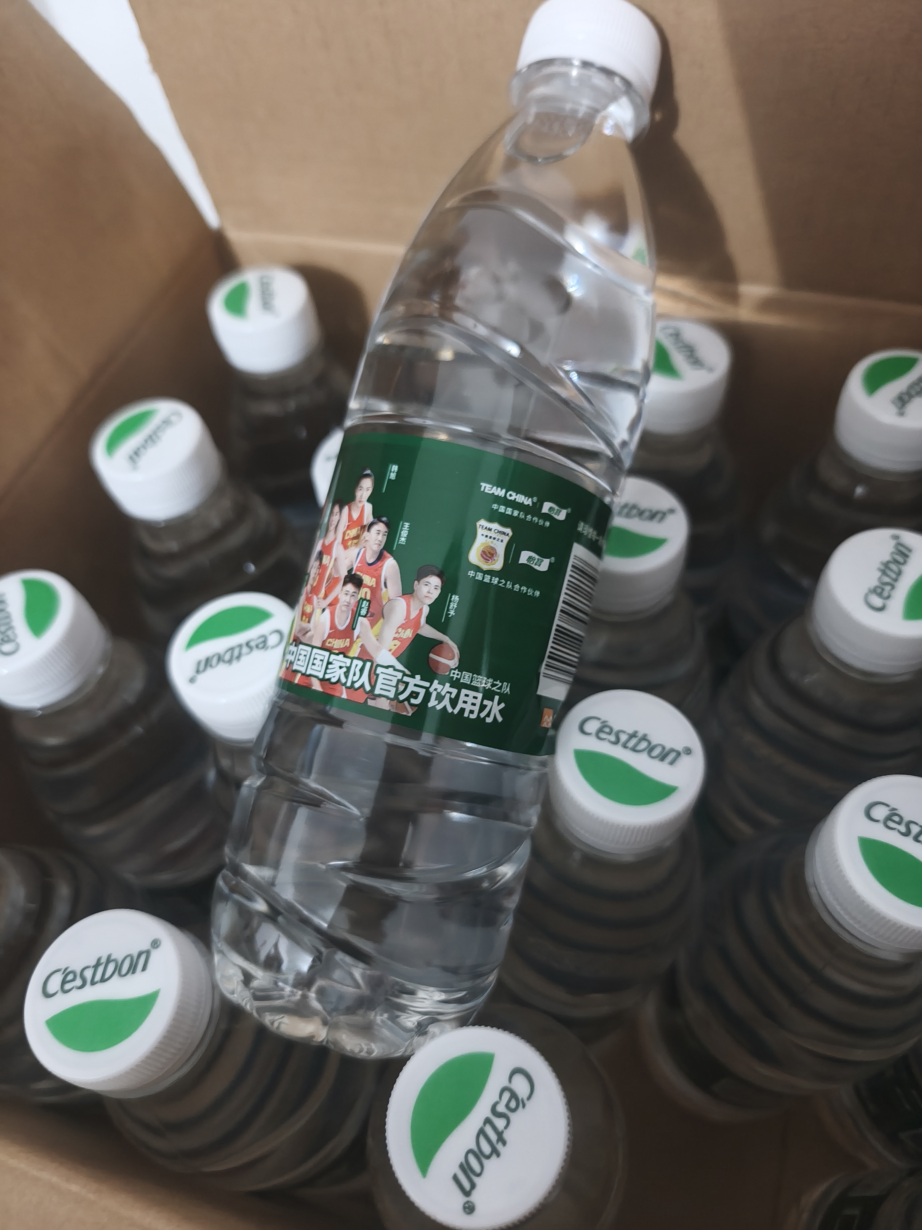 怡宝 饮用水 纯净水555ml*24瓶 整箱装 实拍图