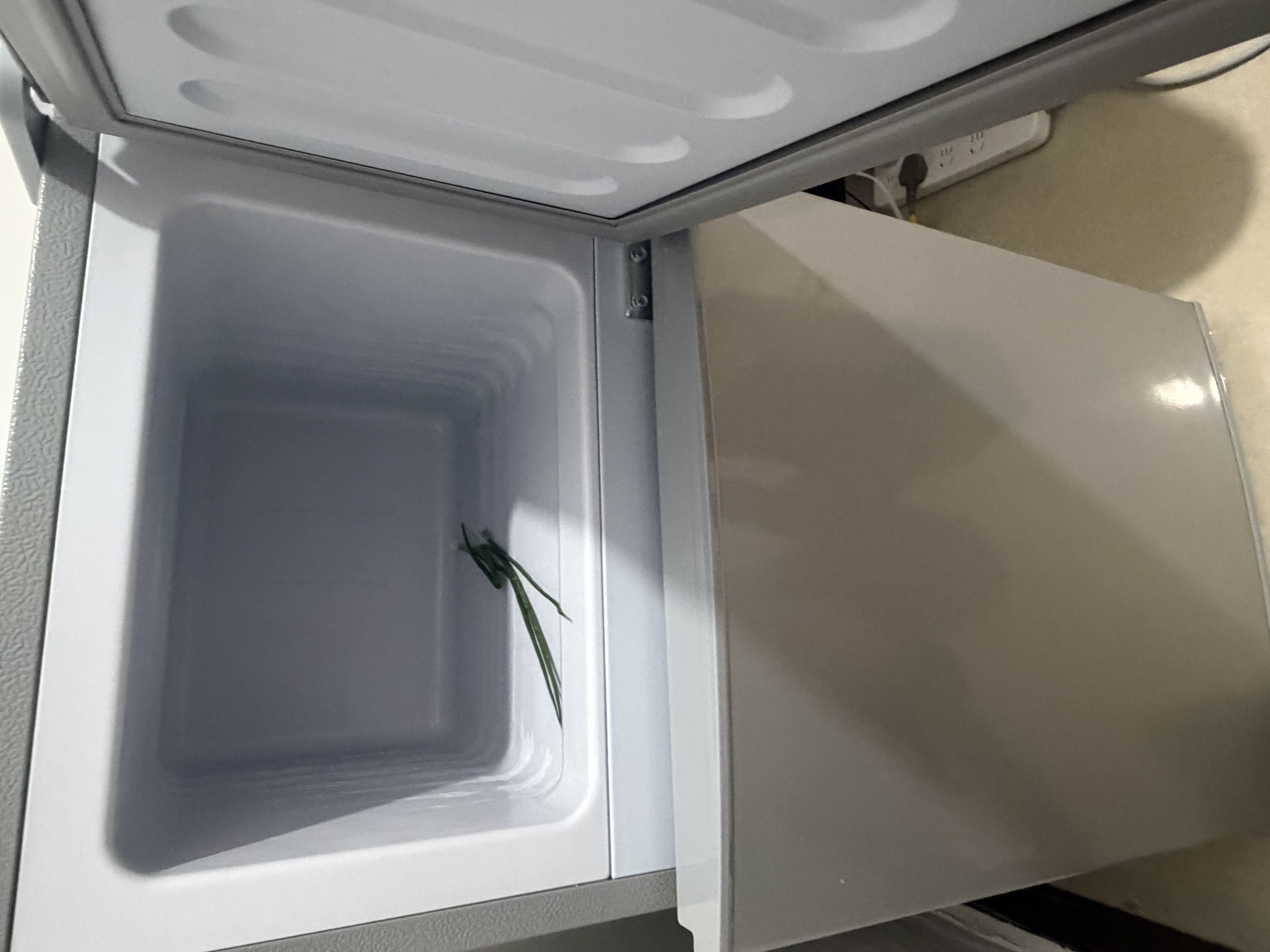 奥克斯（AUX）小冰箱家用小型迷你冷藏冷冻两用出租房宿舍用节能省电寝室办公室电冰箱 【节能省电】176银色【高效保鲜 铜管速冷】56L 实拍图