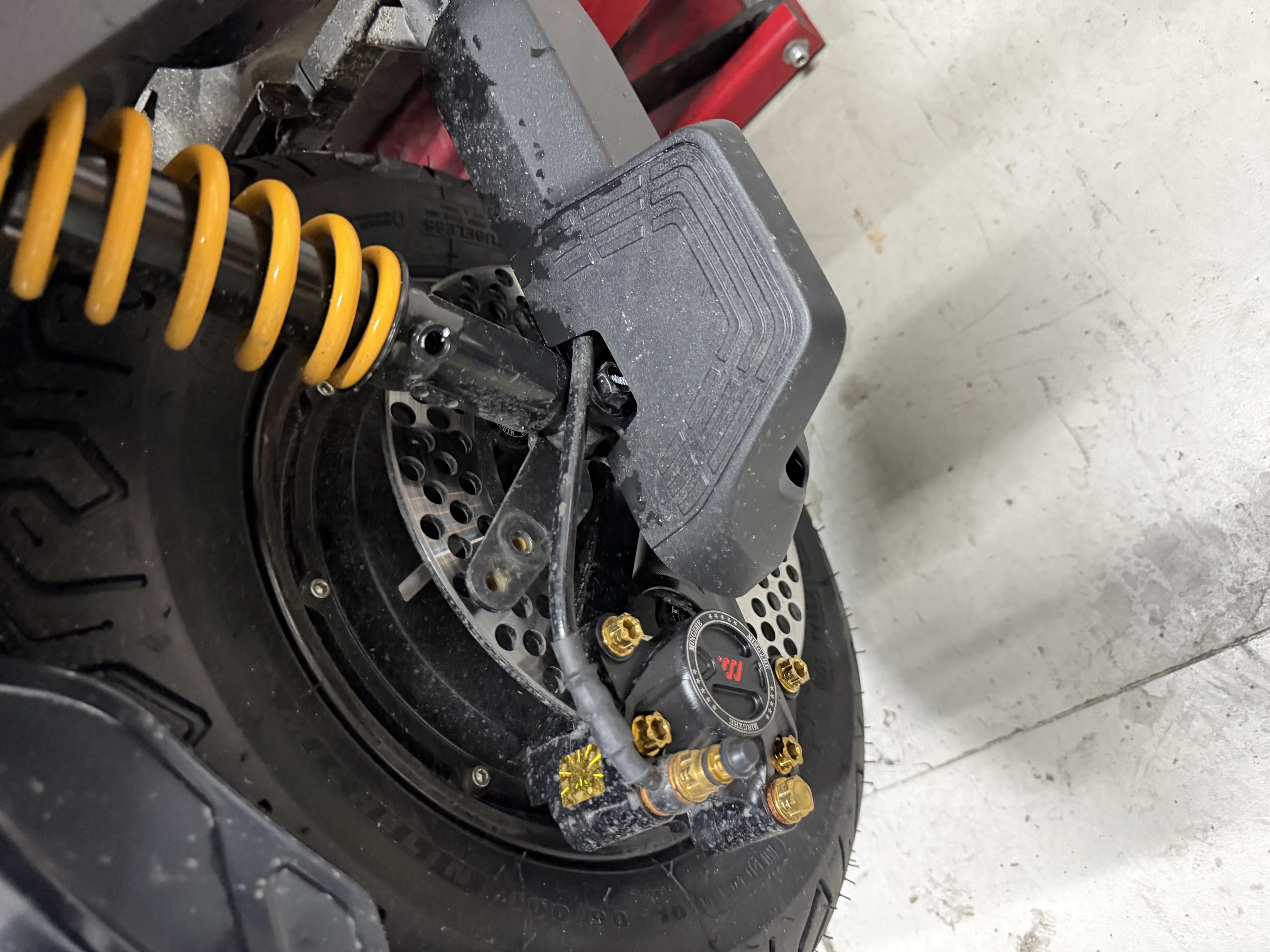 布雷博（Brembo）卡钳【价保双11】三代小螃蟹卡钳HPK高性能九号改装摩托车电动车刹车卡钳（含刹车片）黑红 实拍图