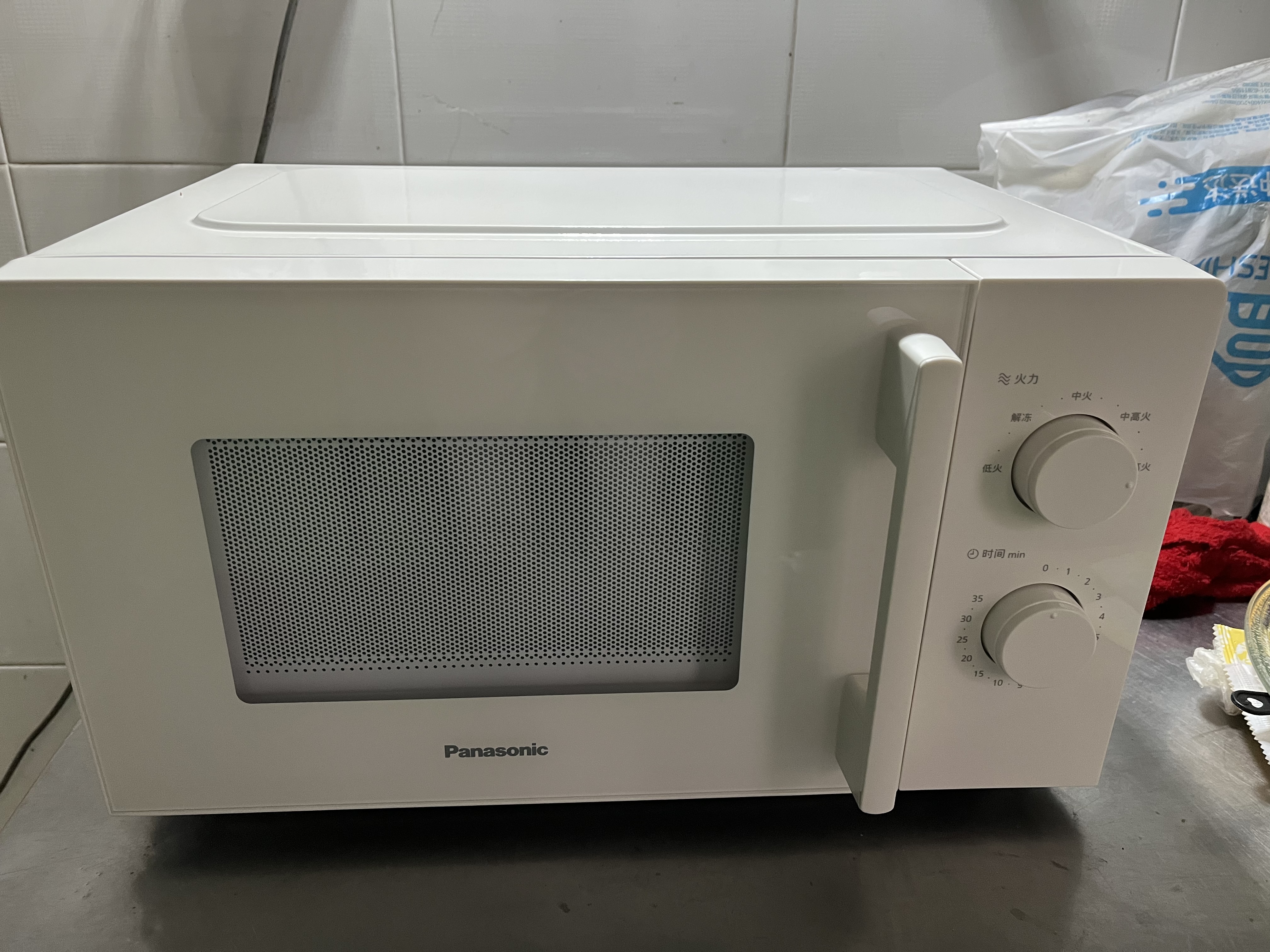 松下（Panasonic）360°转盘式加热五档火力精准控温旋钮操作化繁为简20升家用微波炉NN-ST30WWXPE 实拍图
