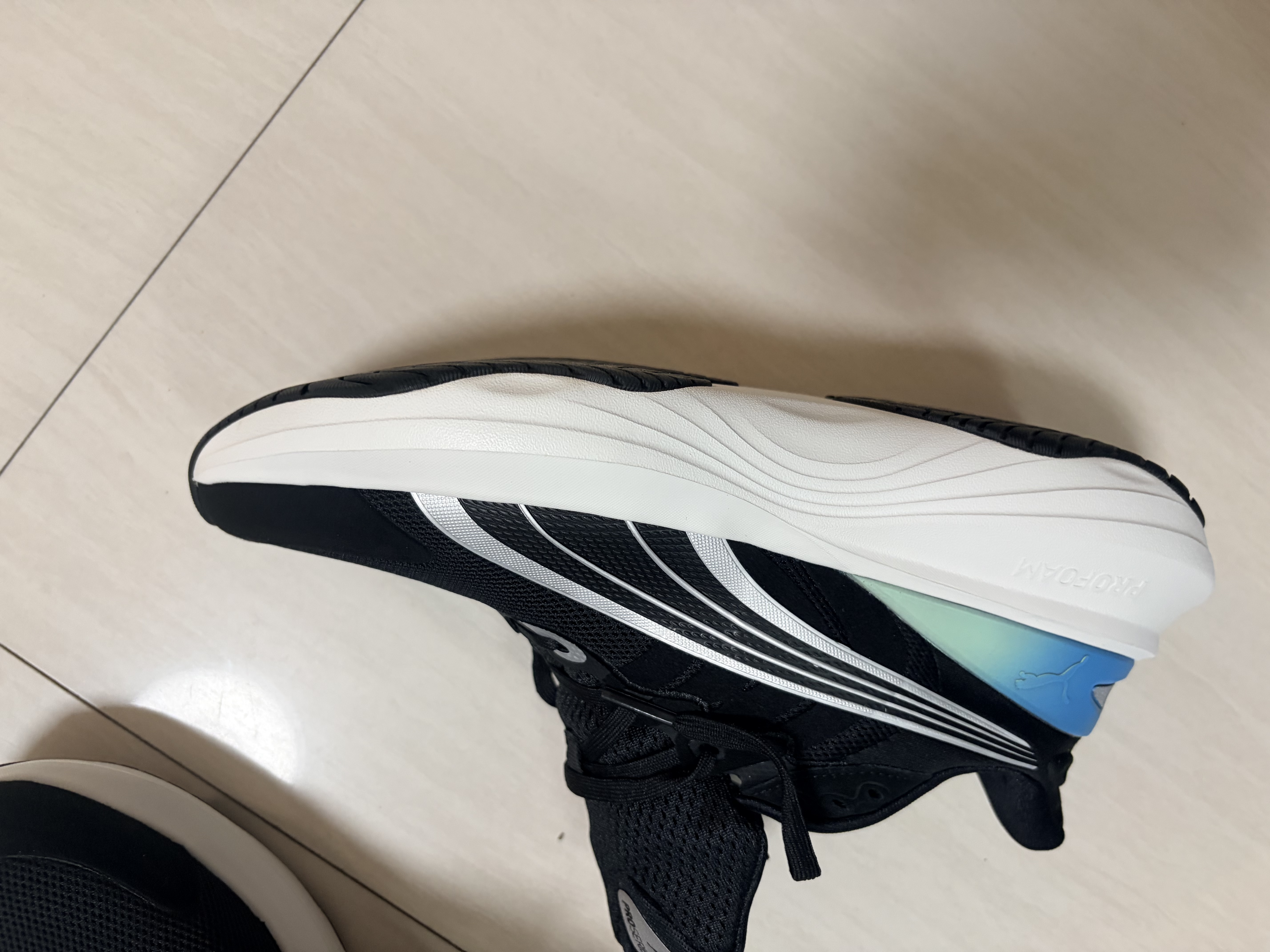 彪马PUMA 网面轻便防滑跑步鞋男女通勤休闲运动鞋PULSE 310780 41 实拍图