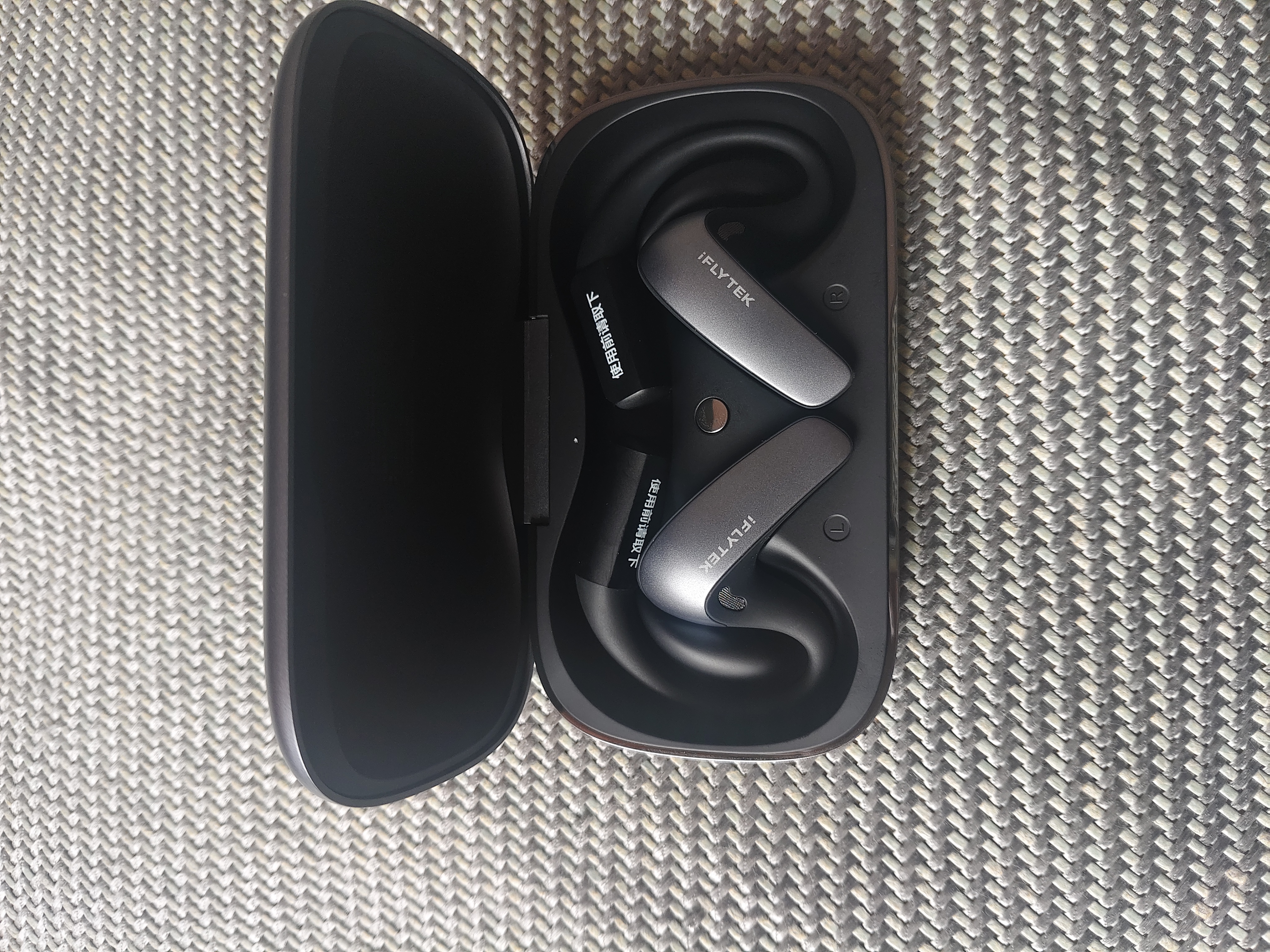 科大讯飞AI翻译耳机 翻译会议耳机 同声传译神器 通话实时会议 随身出国  蓝牙降噪 实拍图