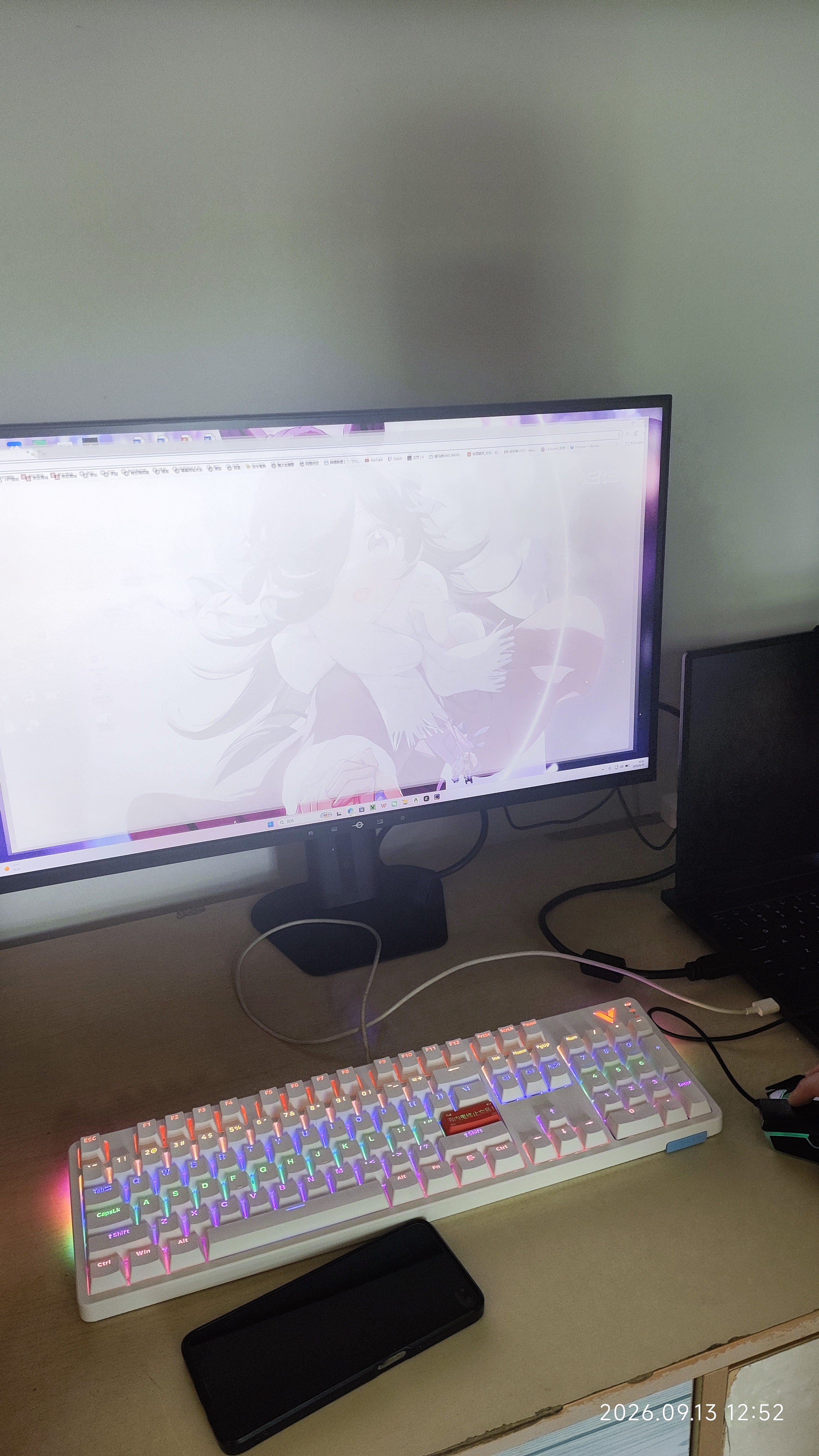 泰坦军团27英寸2K 245Hz双侧入光DyDs0.5ms HDR500硬件低蓝光 耳机挂钩 旋转升降FPS电竞显示器KG277R PLUS 实拍图