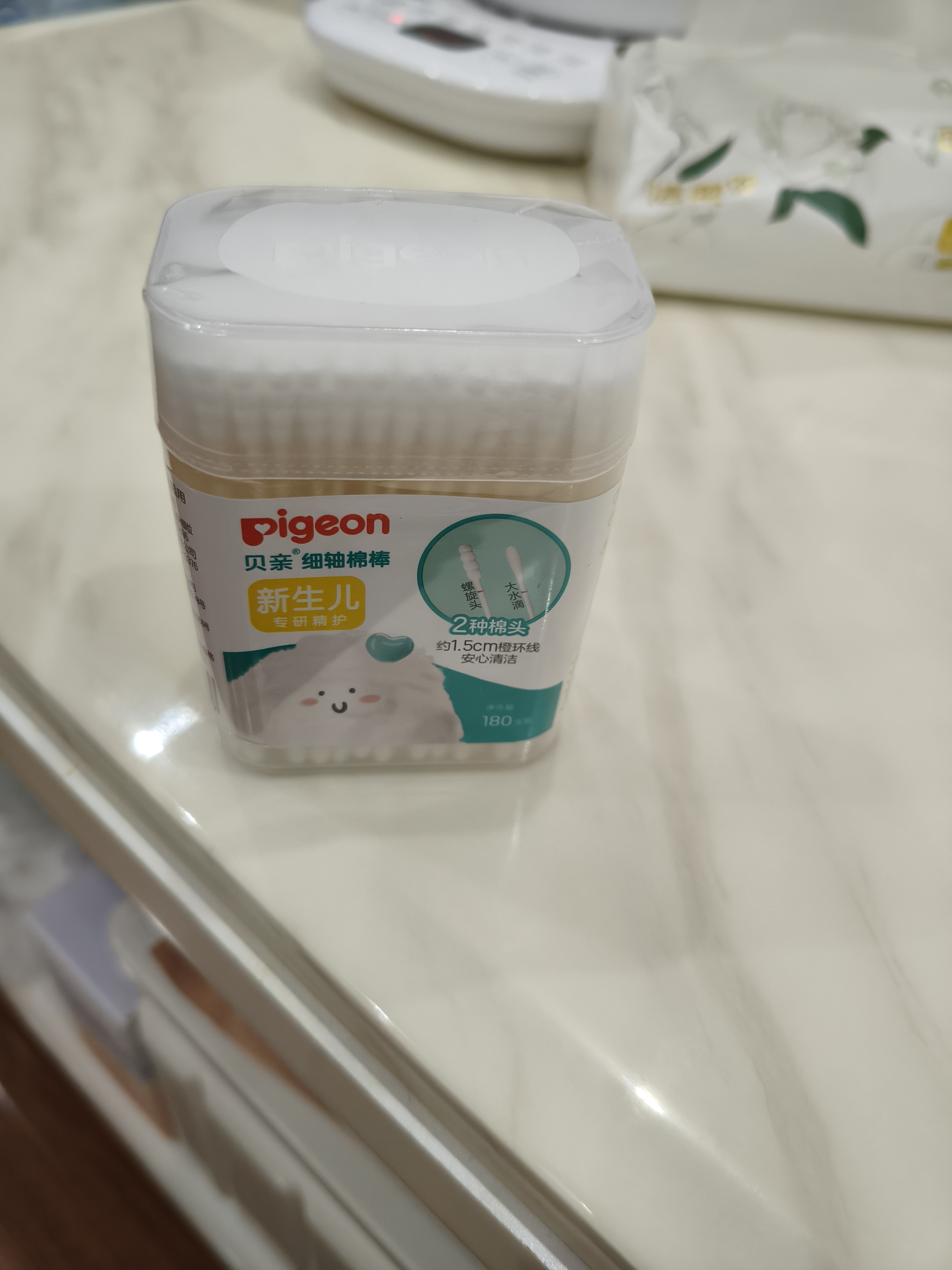 贝亲（Pigeon）婴儿棉签 细轴棉棒 耳孔清洁棉签 肚脐清洁棉签 180支装 KA01 实拍图
